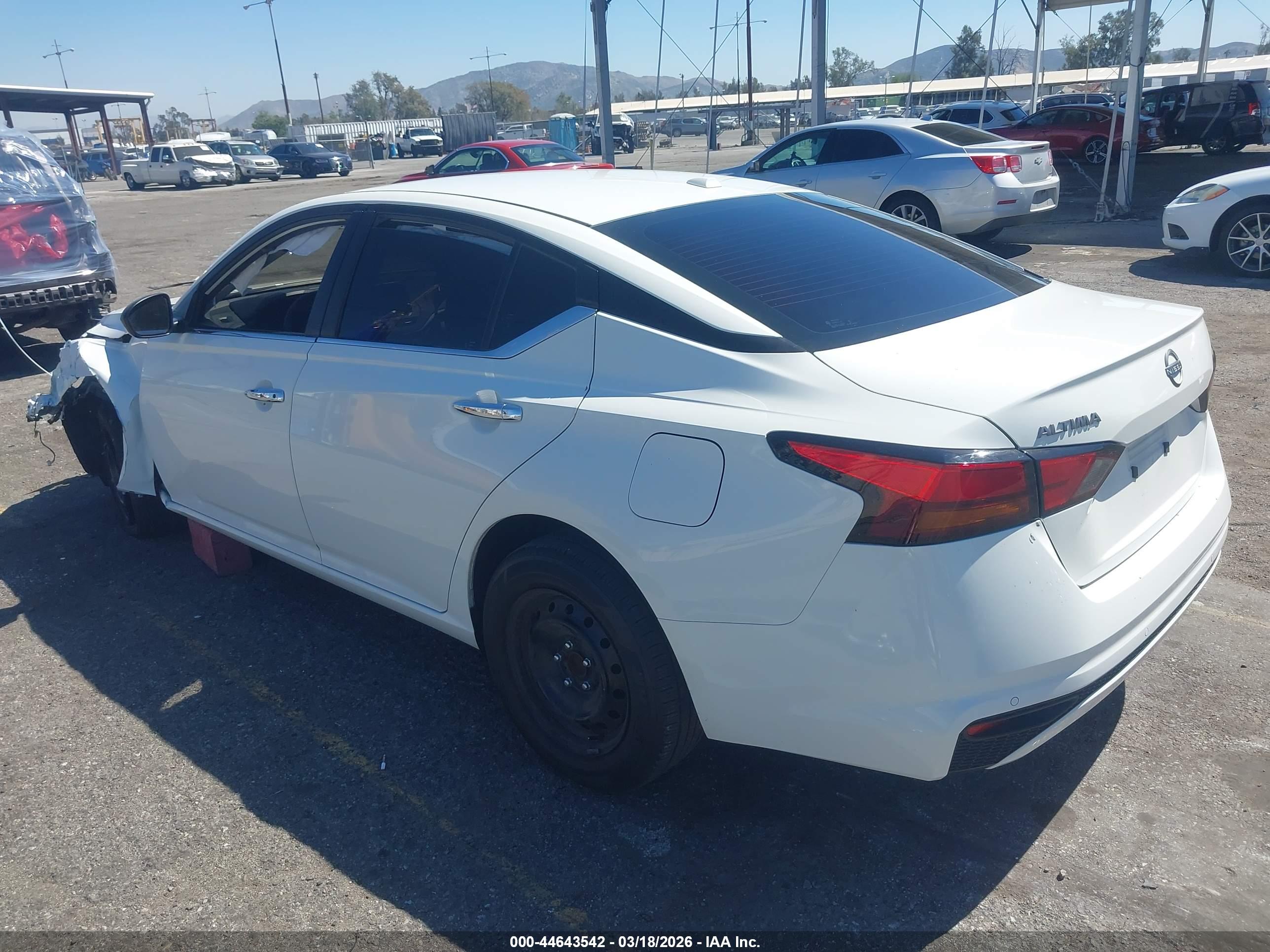 NISSAN ALTIMA image 3