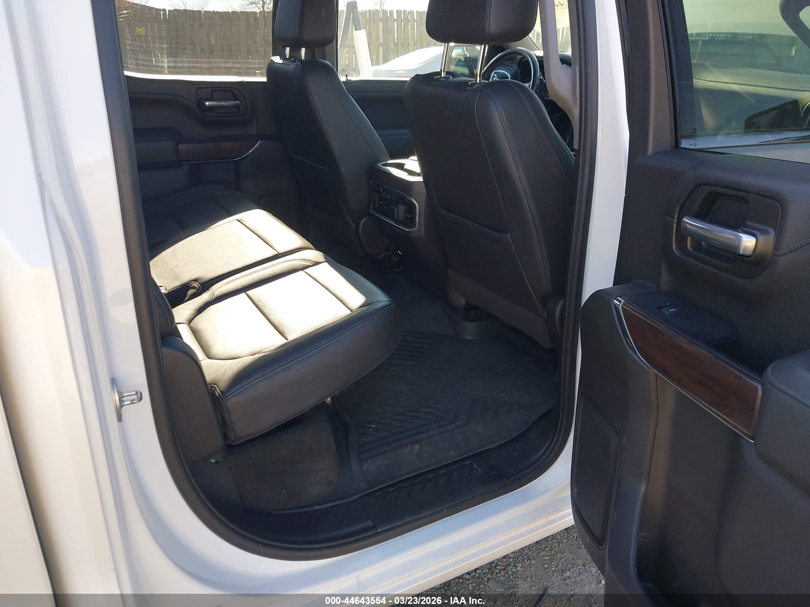 GMC SIERRA image 8