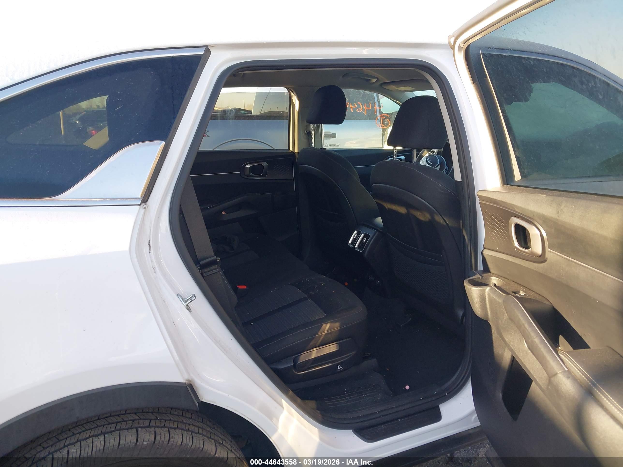 KIA SORENTO image 8