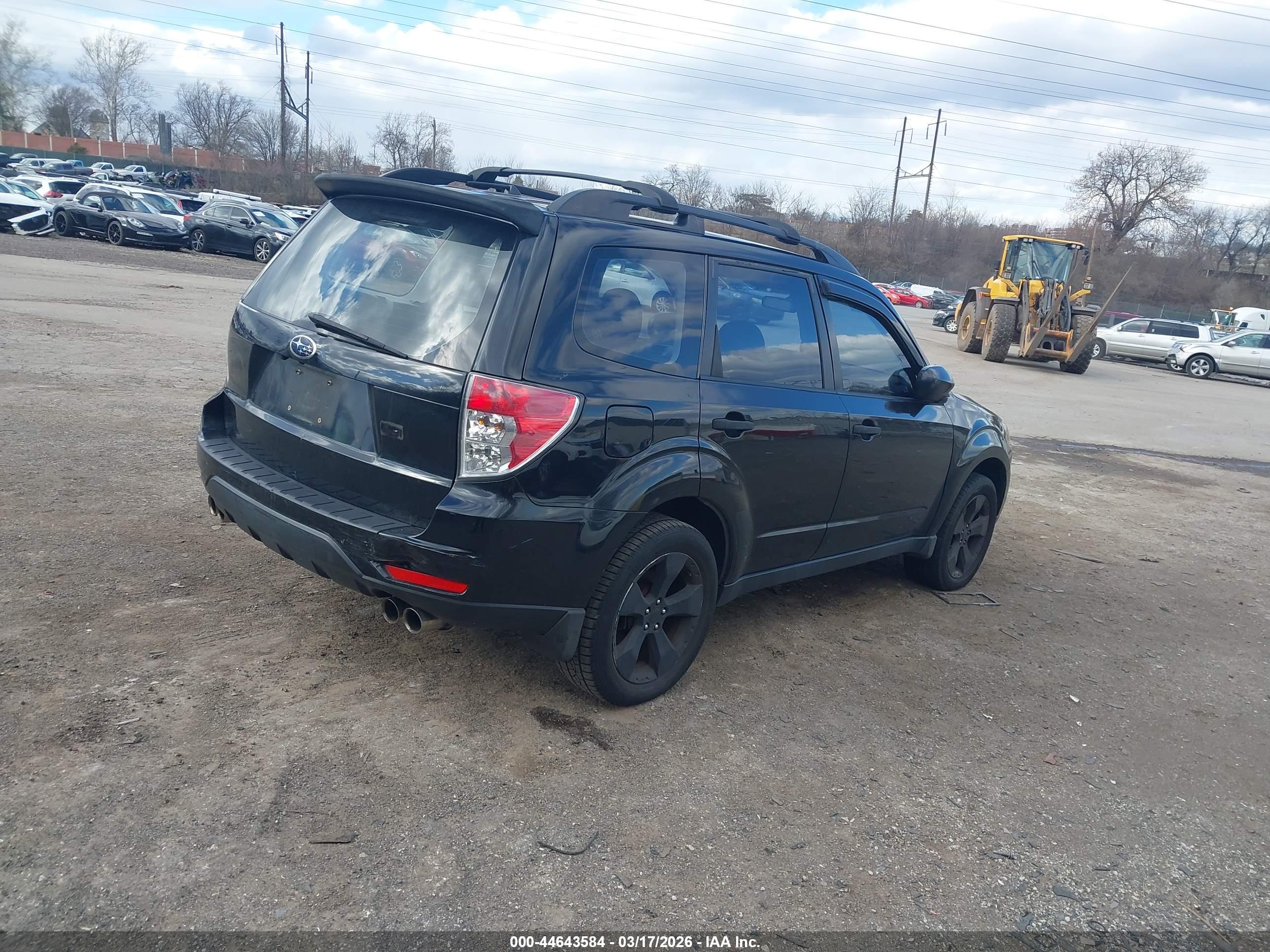 SUBARU FORESTER image 4