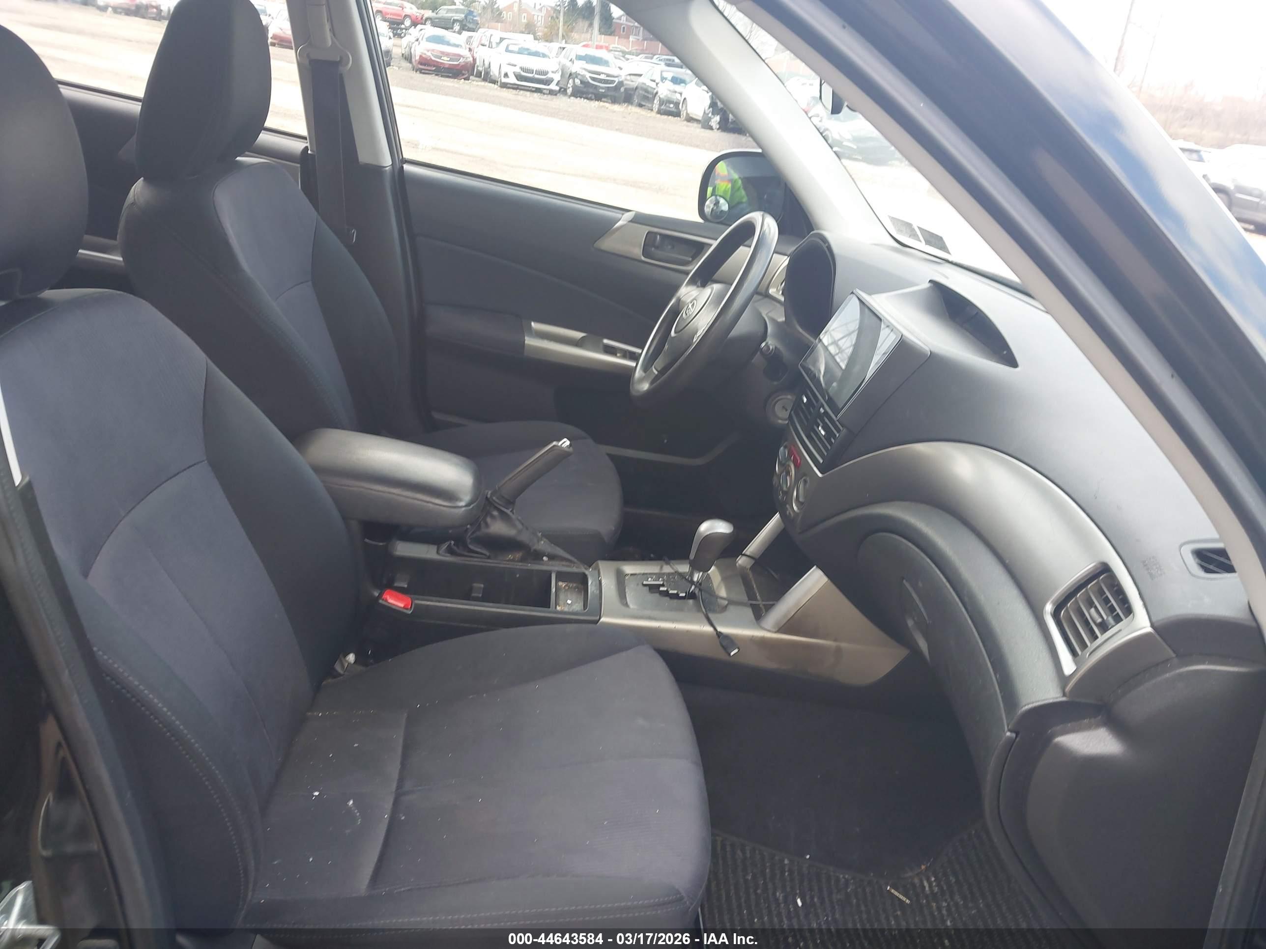 SUBARU FORESTER image 5