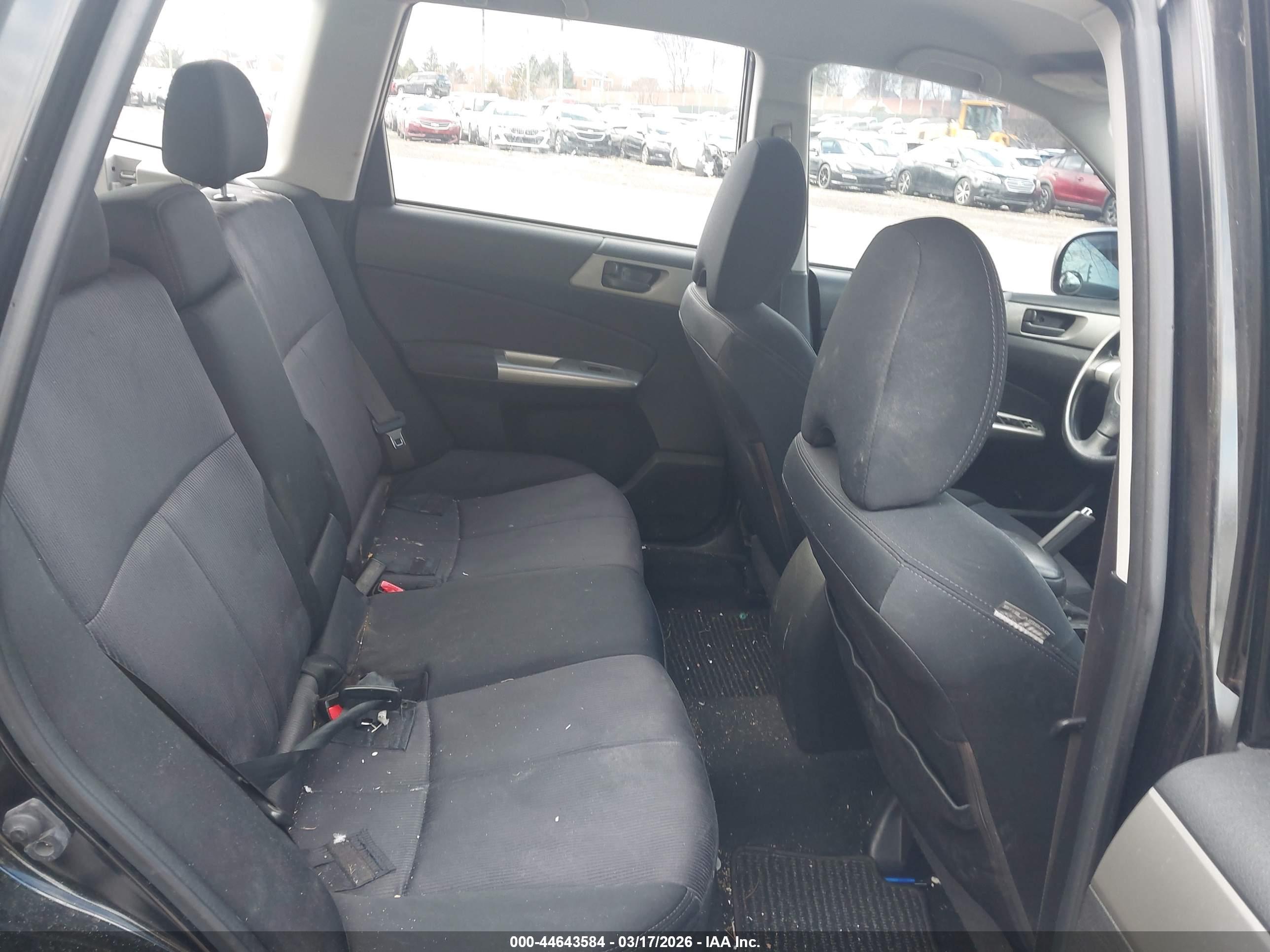 SUBARU FORESTER image 8