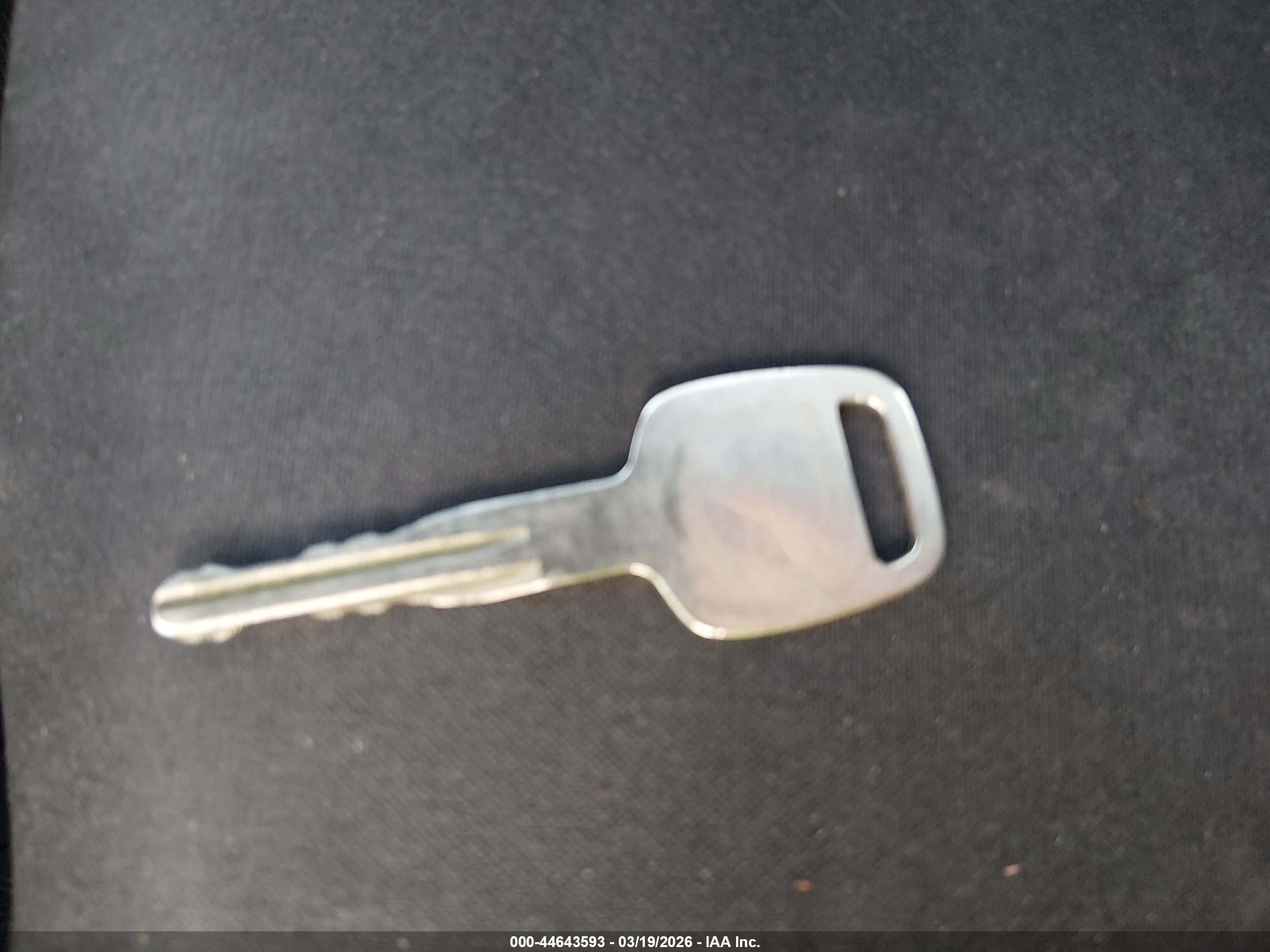 NISSAN VERSA image 11