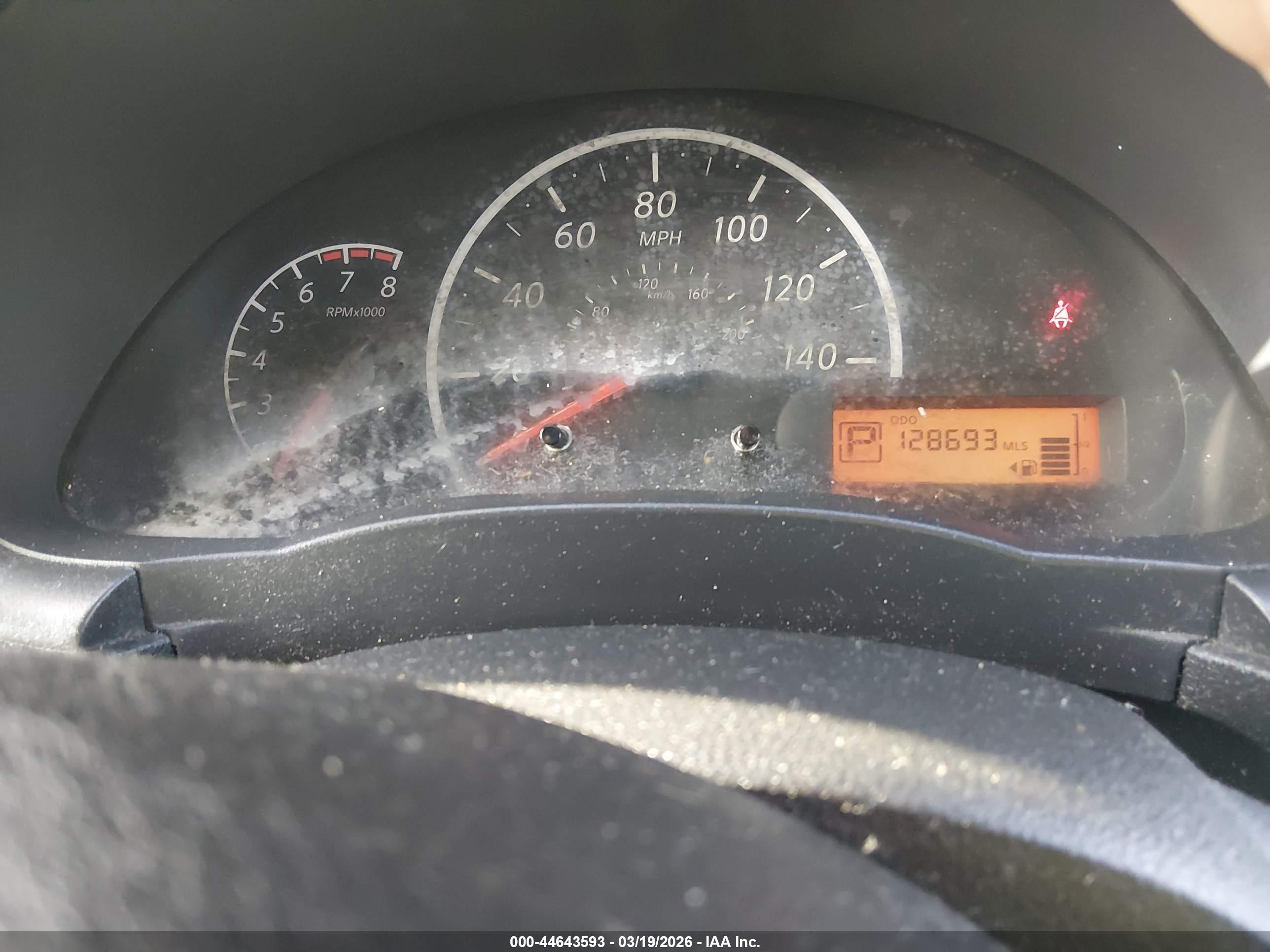 NISSAN VERSA image 7