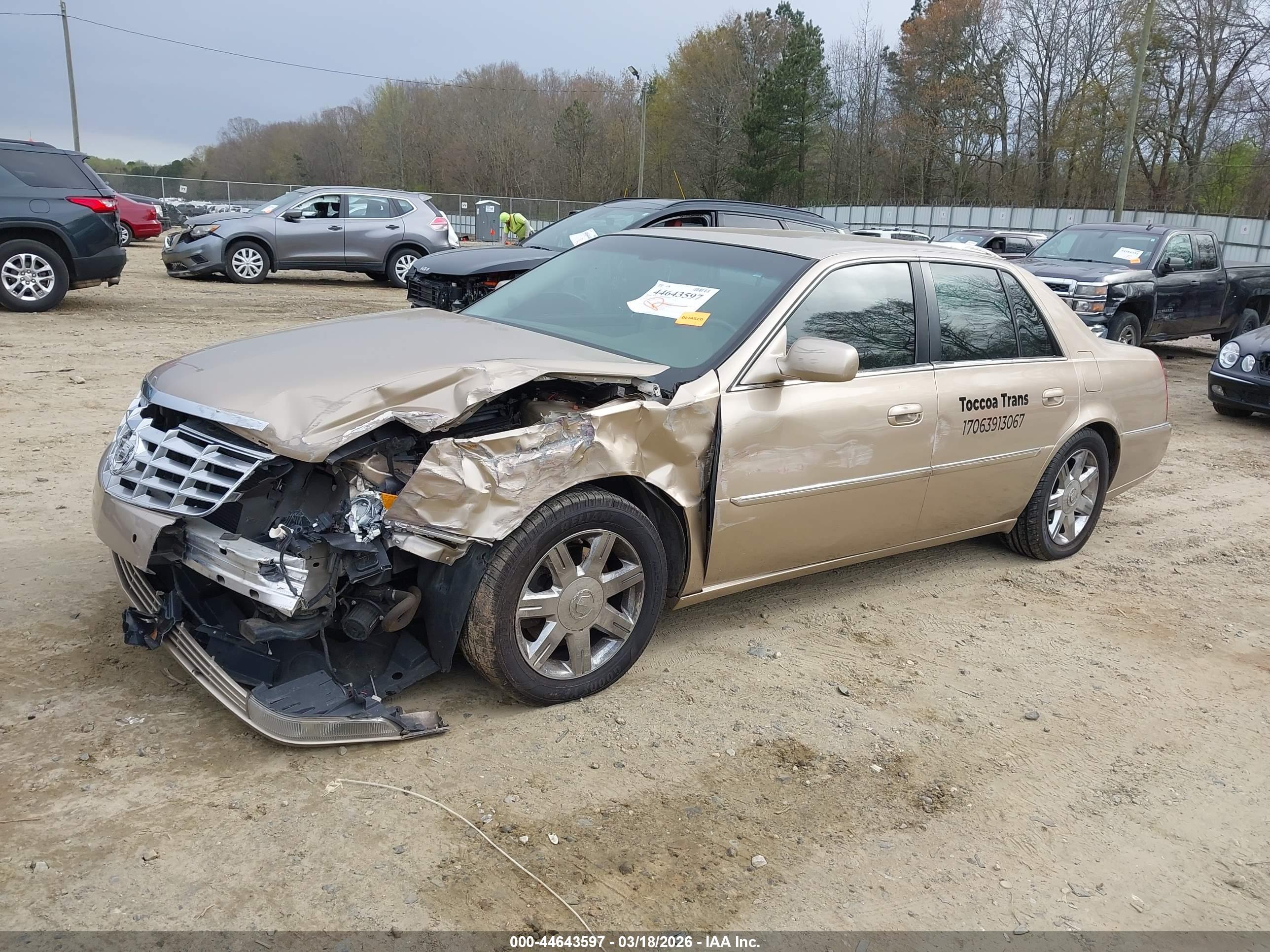 CADILLAC DTS image 2