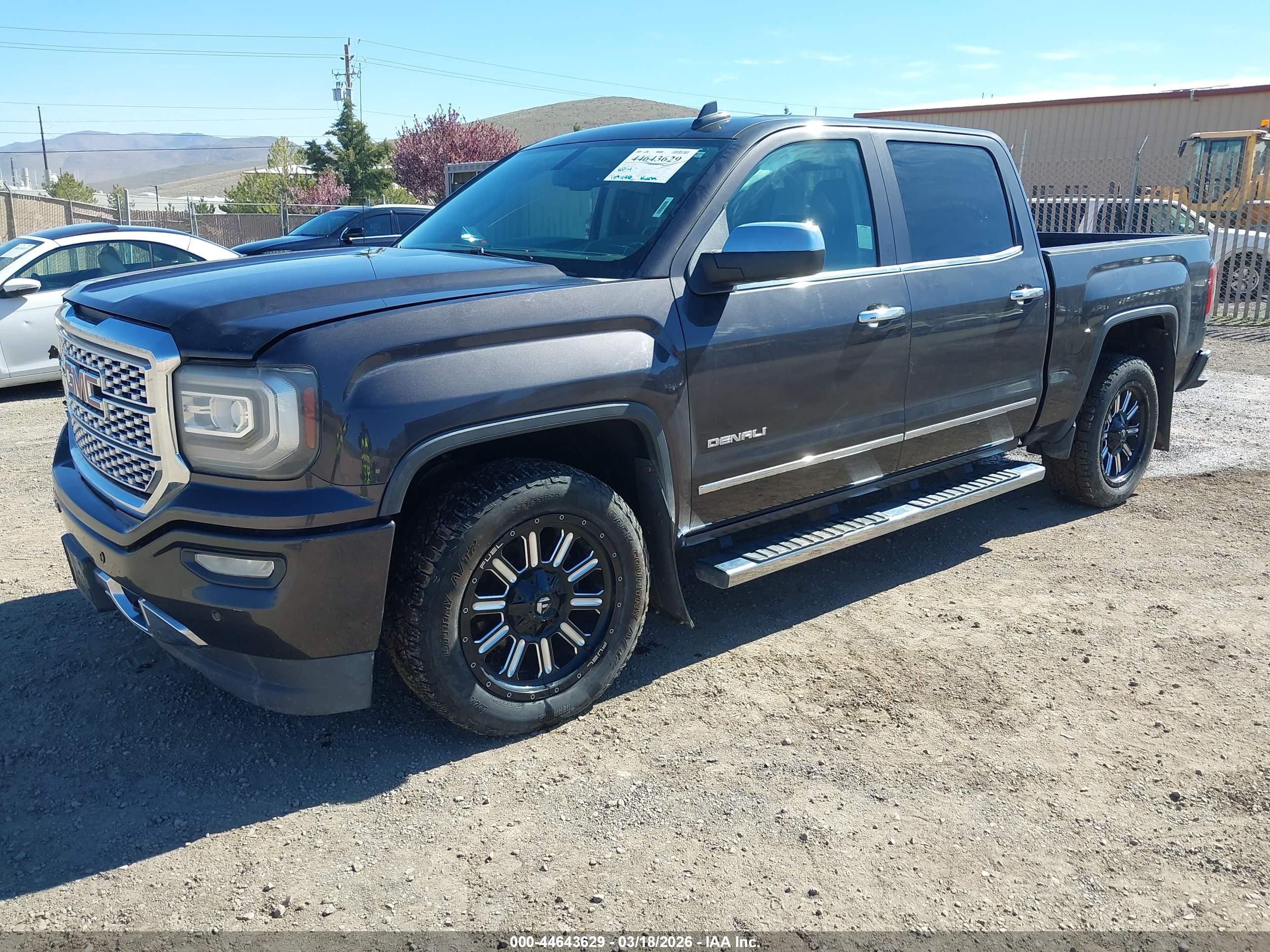 GMC SIERRA image 2