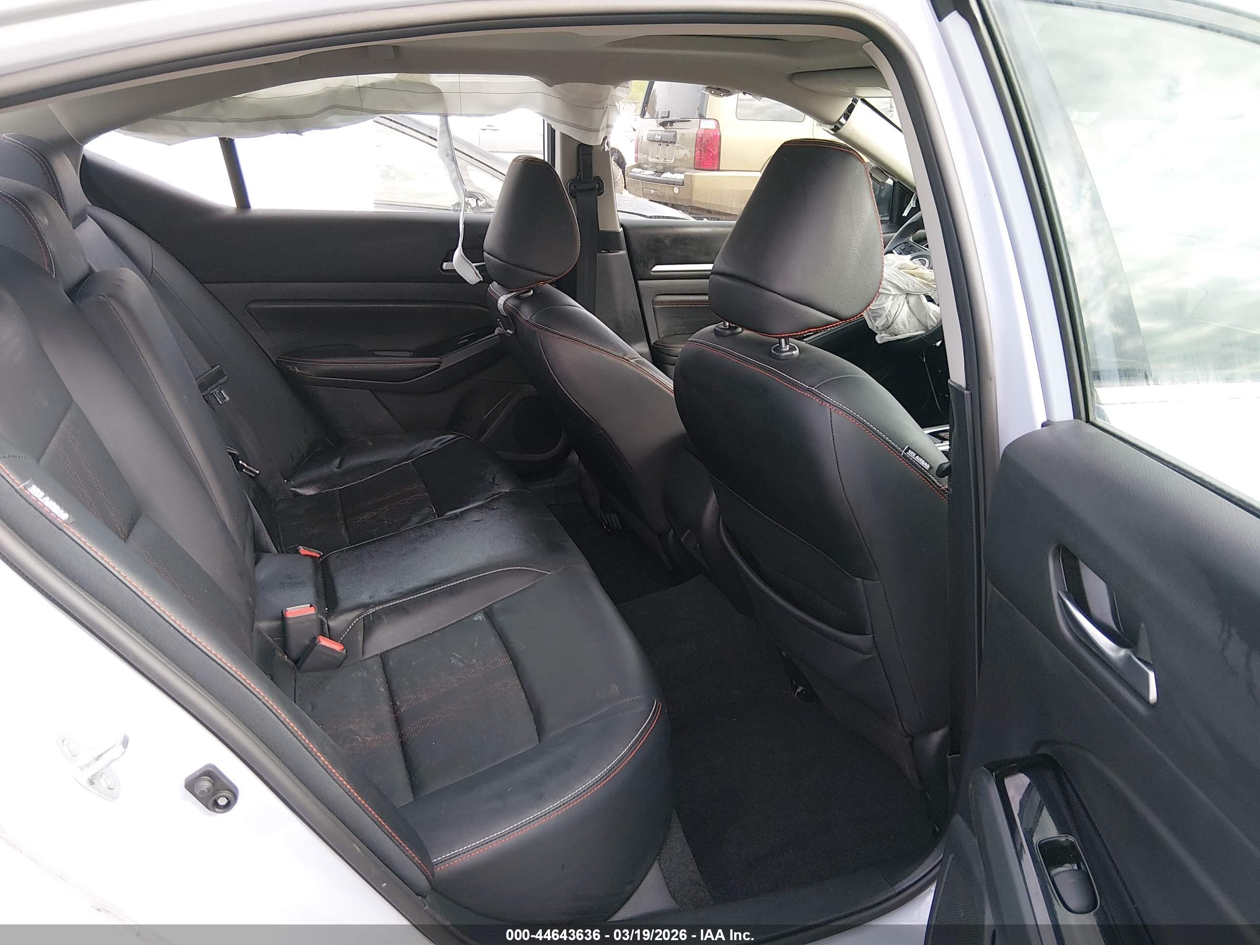 NISSAN ALTIMA image 8