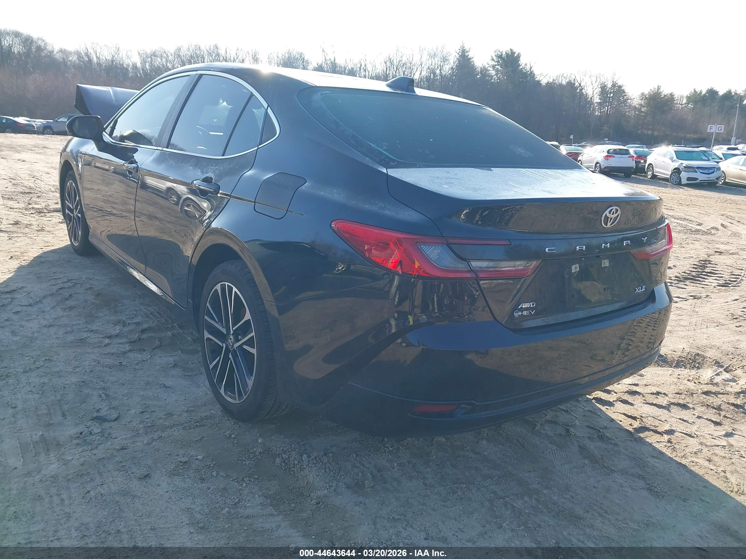 TOYOTA CAMRY image 3