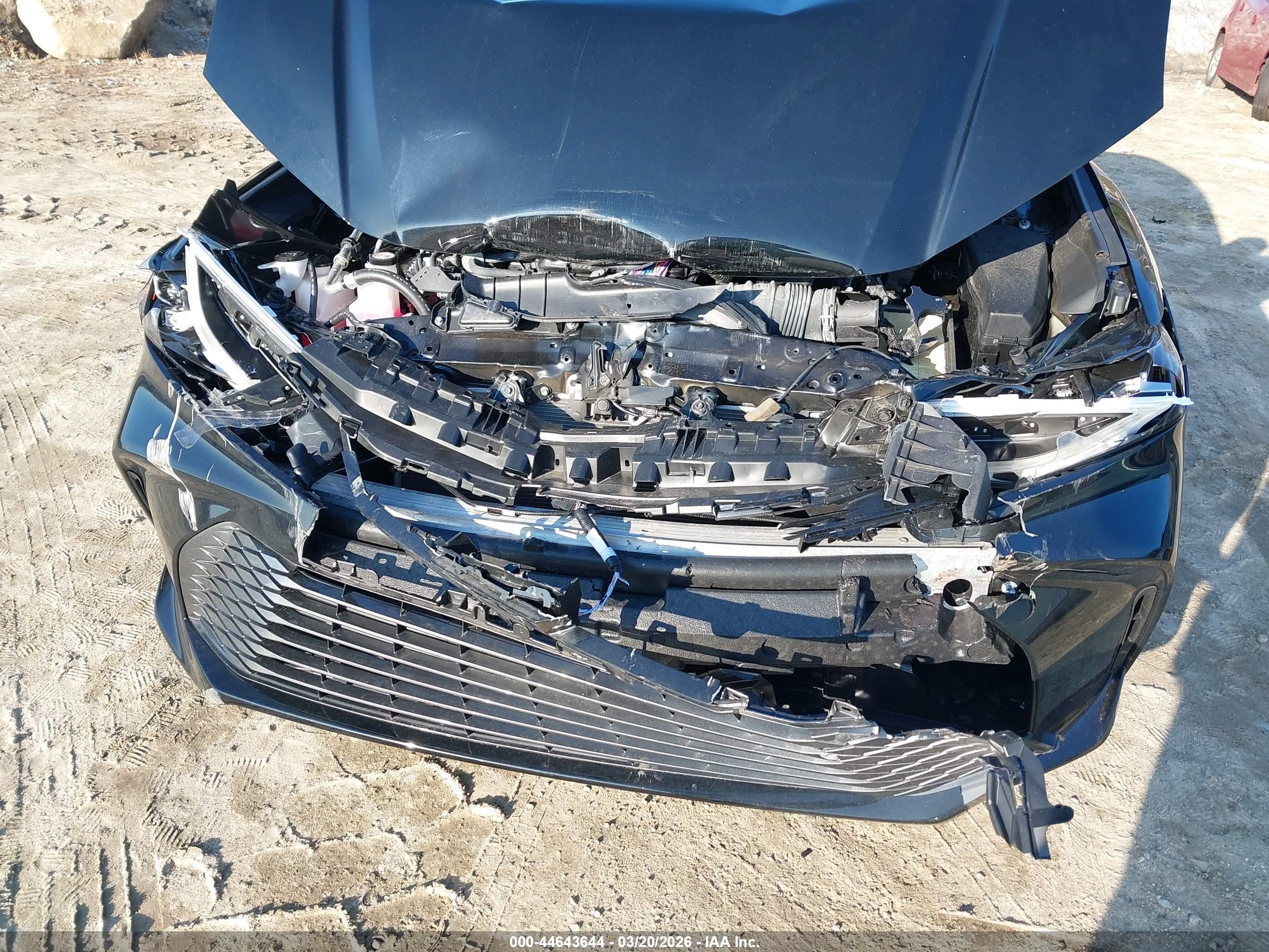 TOYOTA CAMRY image 6
