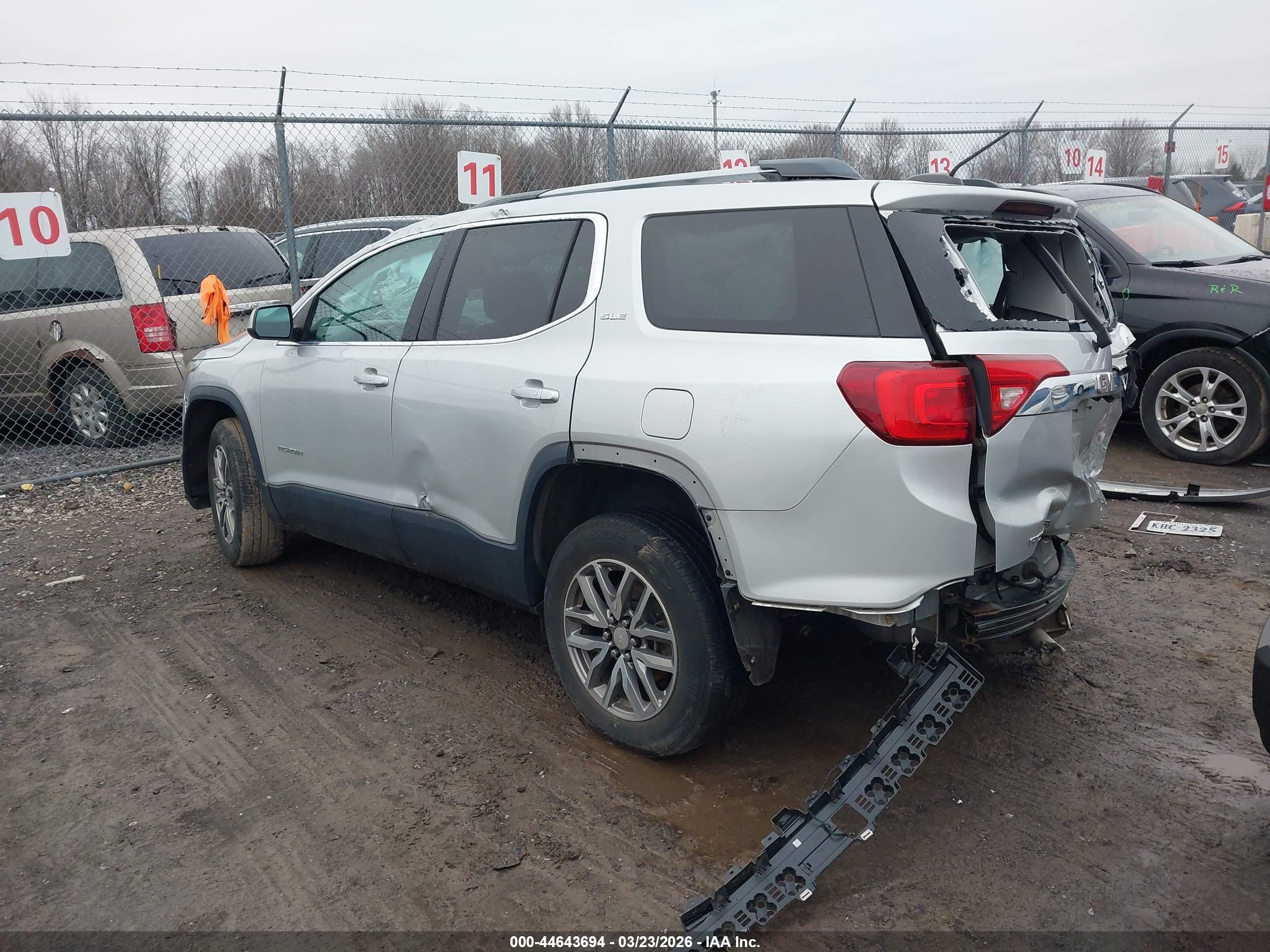 GMC ACADIA image 3