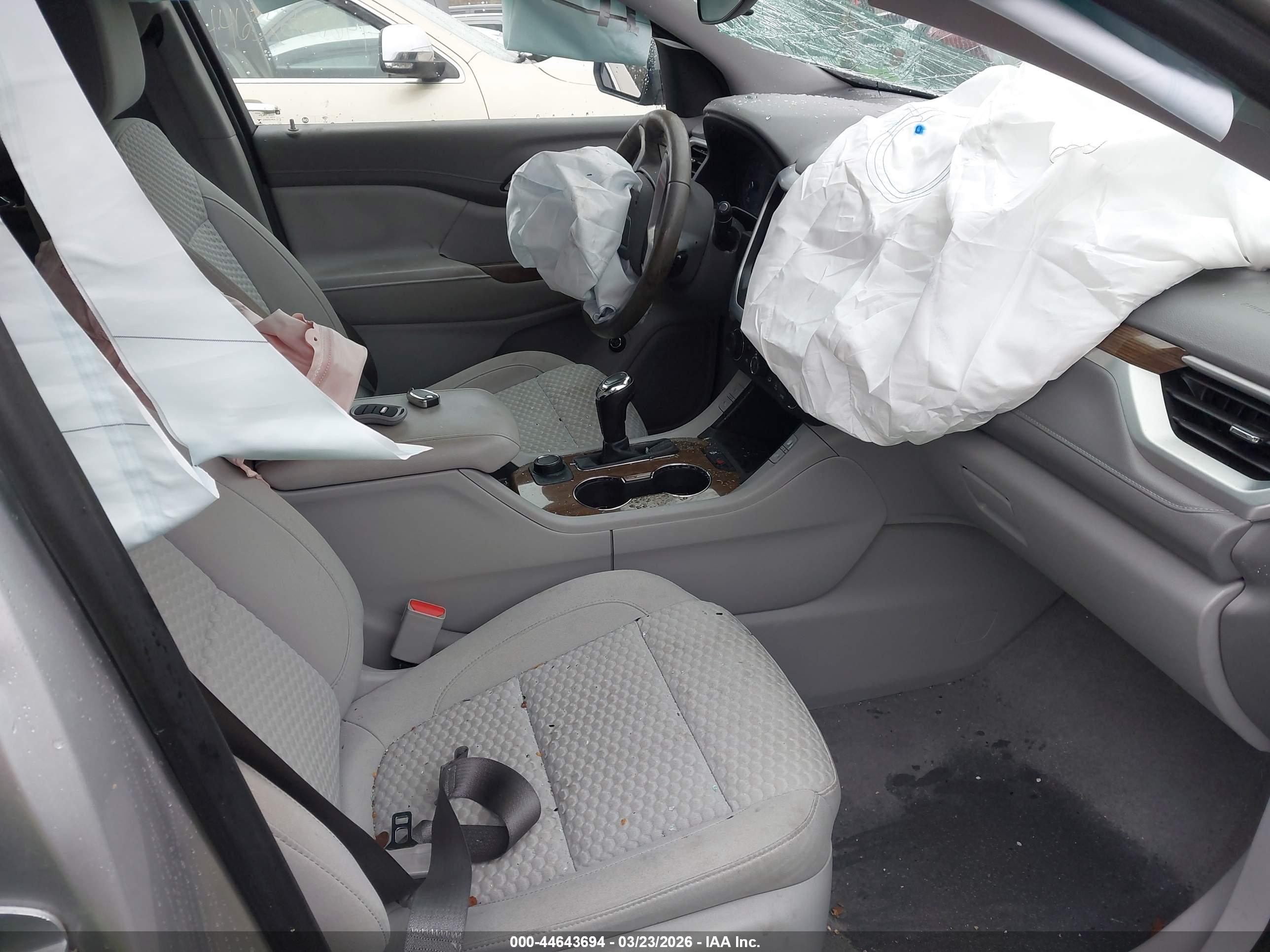 GMC ACADIA image 5