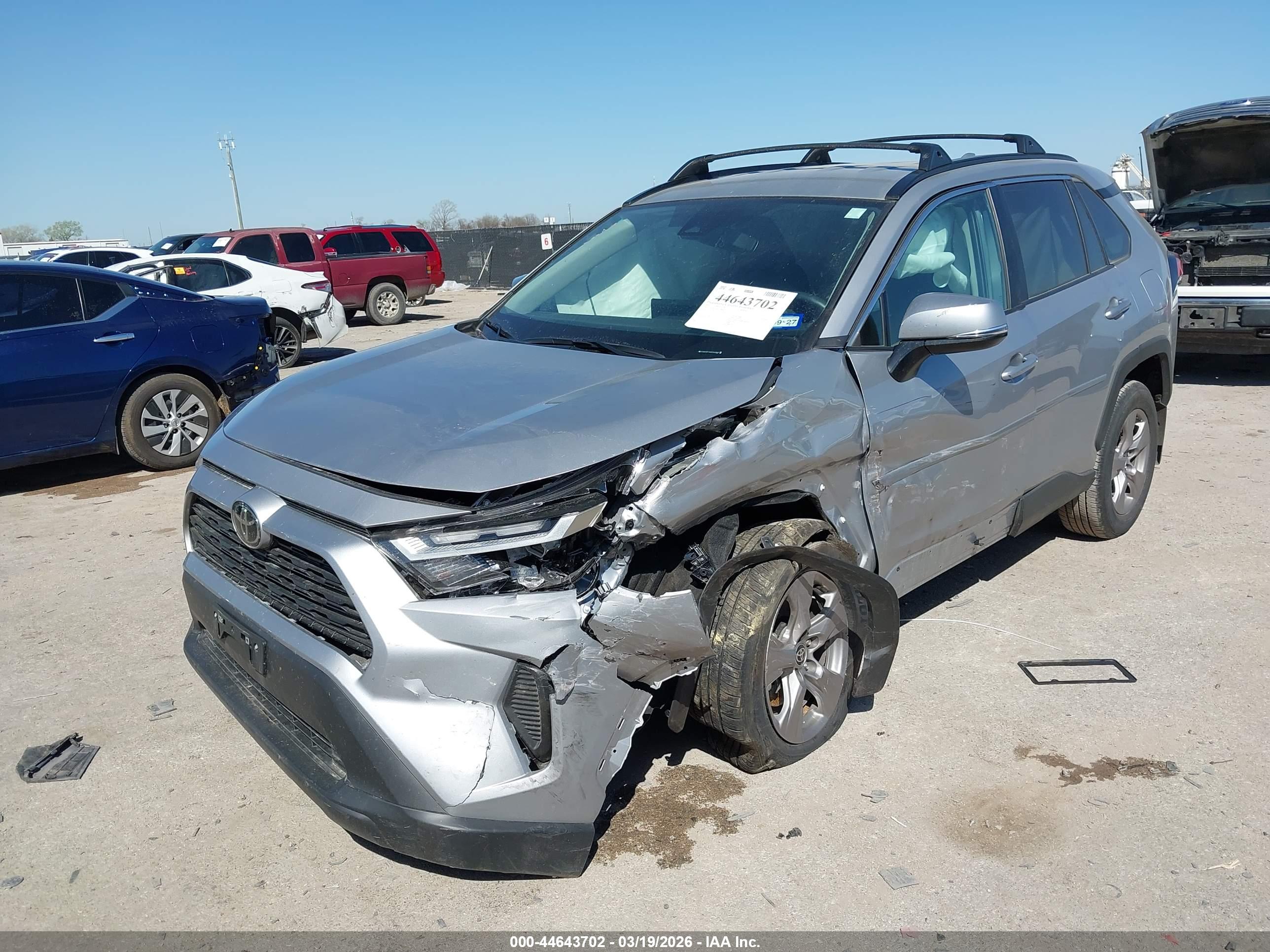 TOYOTA RAV4 image 6