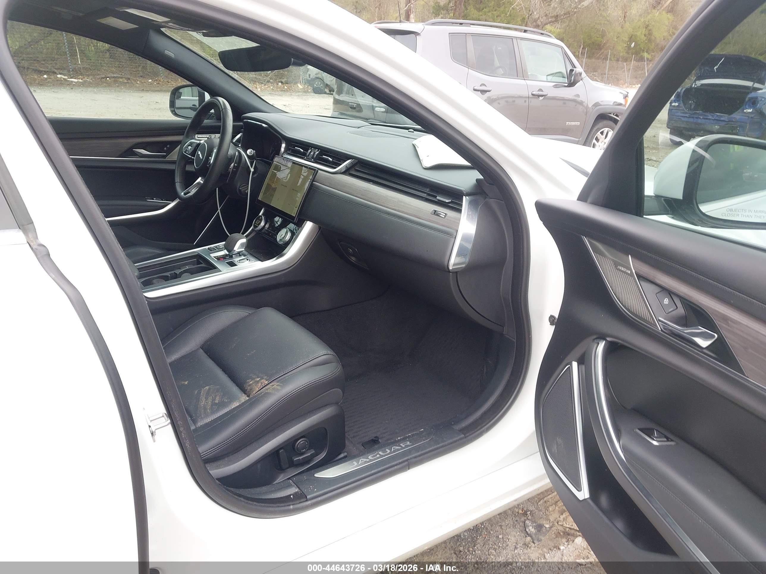 JAGUAR XF image 5