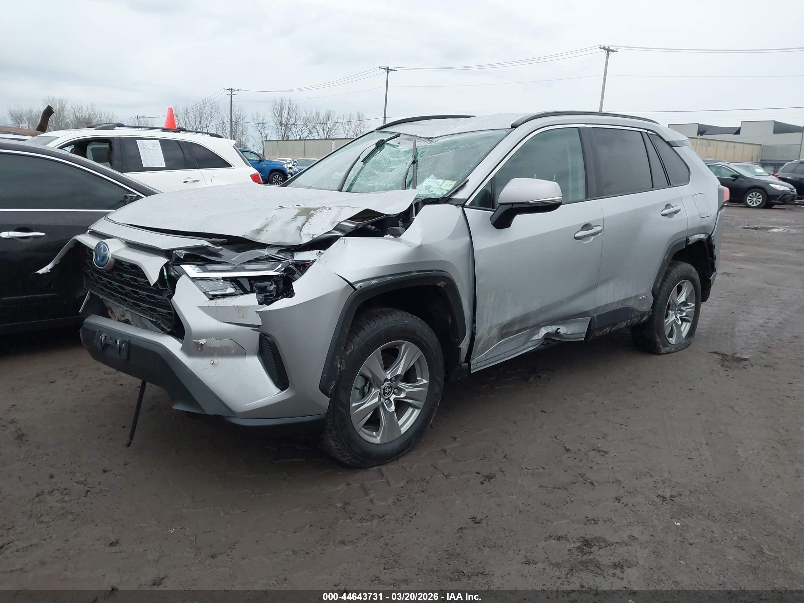 TOYOTA RAV4 image 2