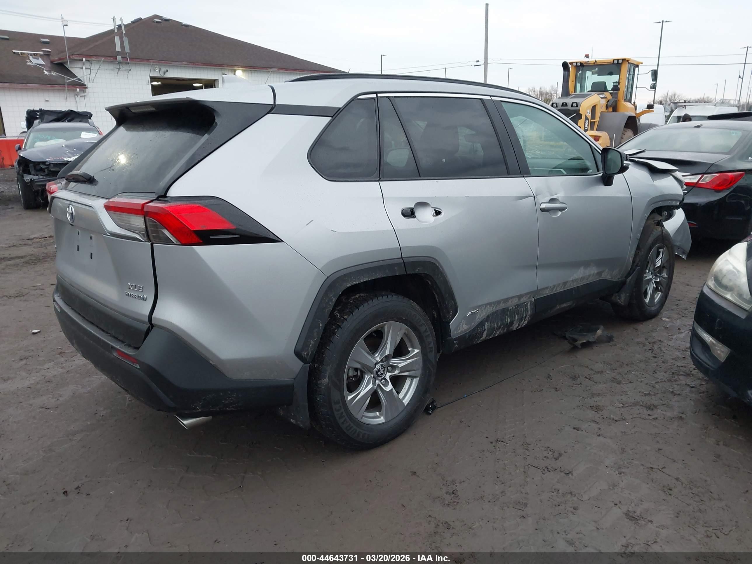 TOYOTA RAV4 image 4