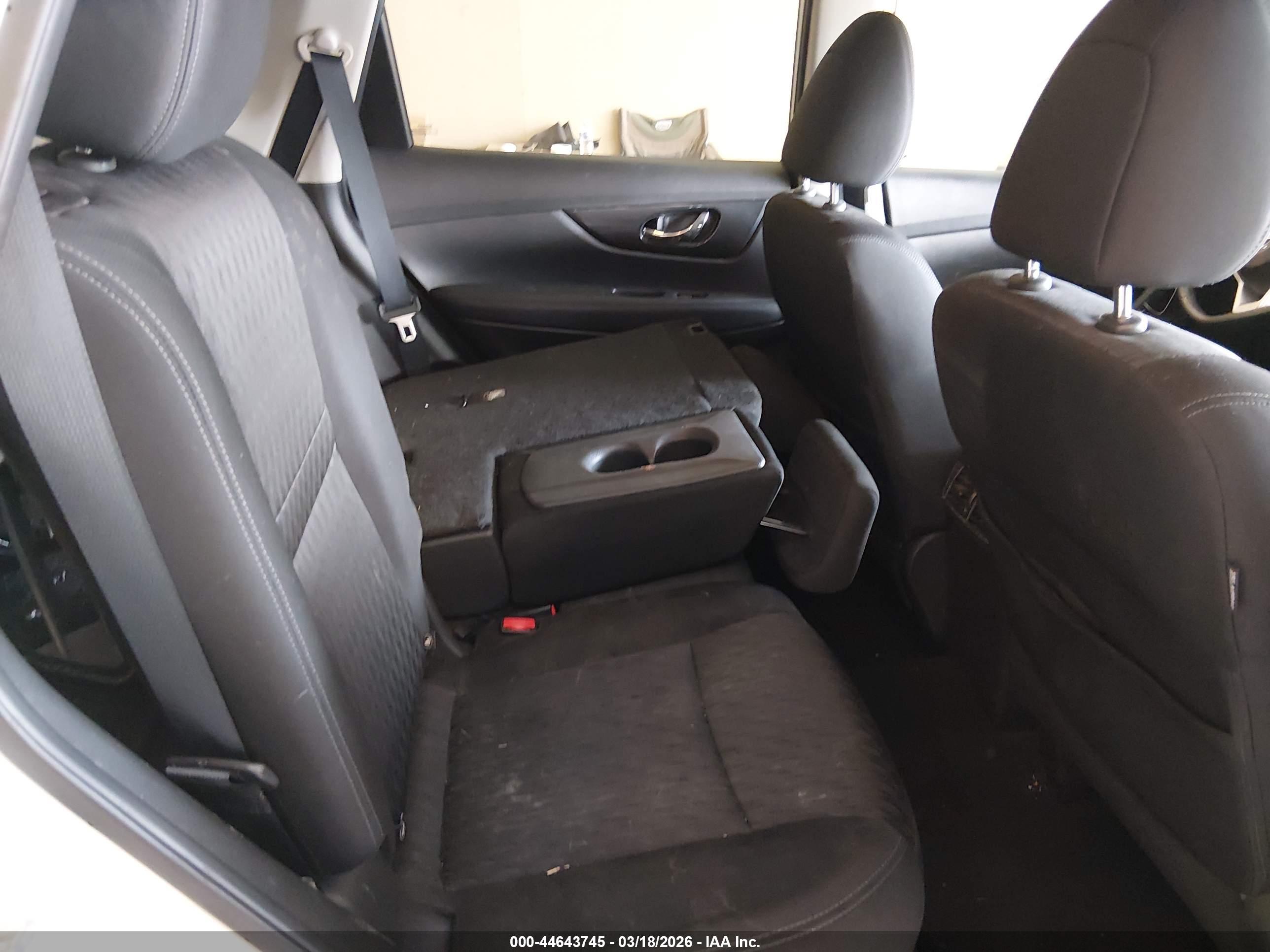 NISSAN ROGUE image 8