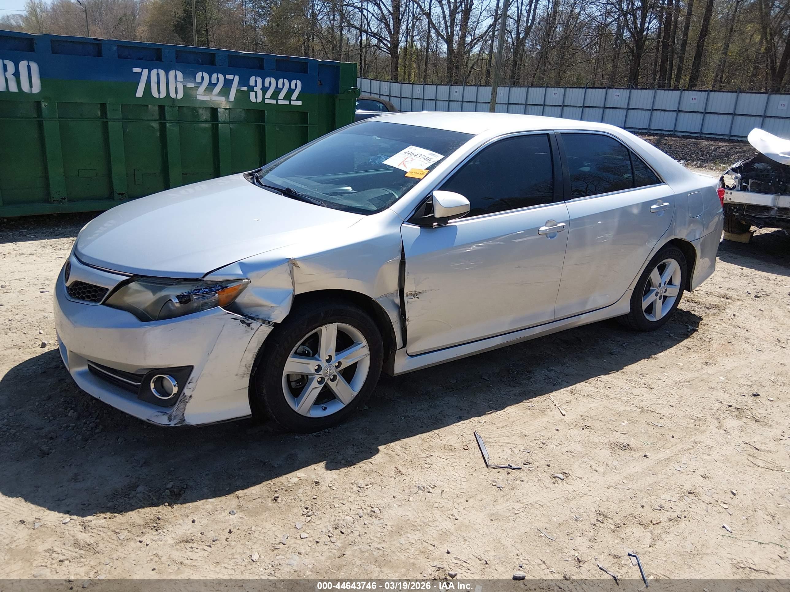 TOYOTA CAMRY image 2