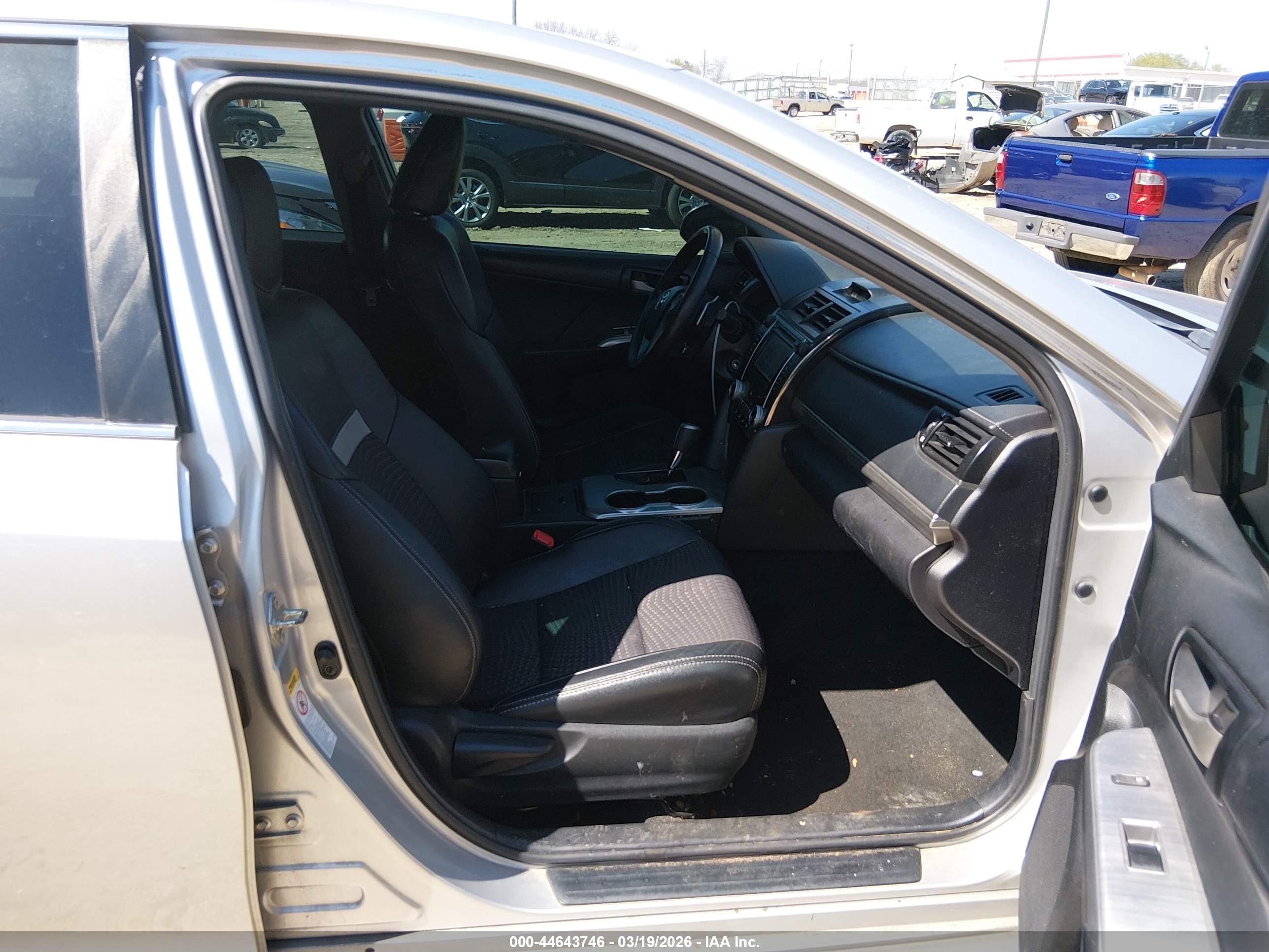 TOYOTA CAMRY image 5