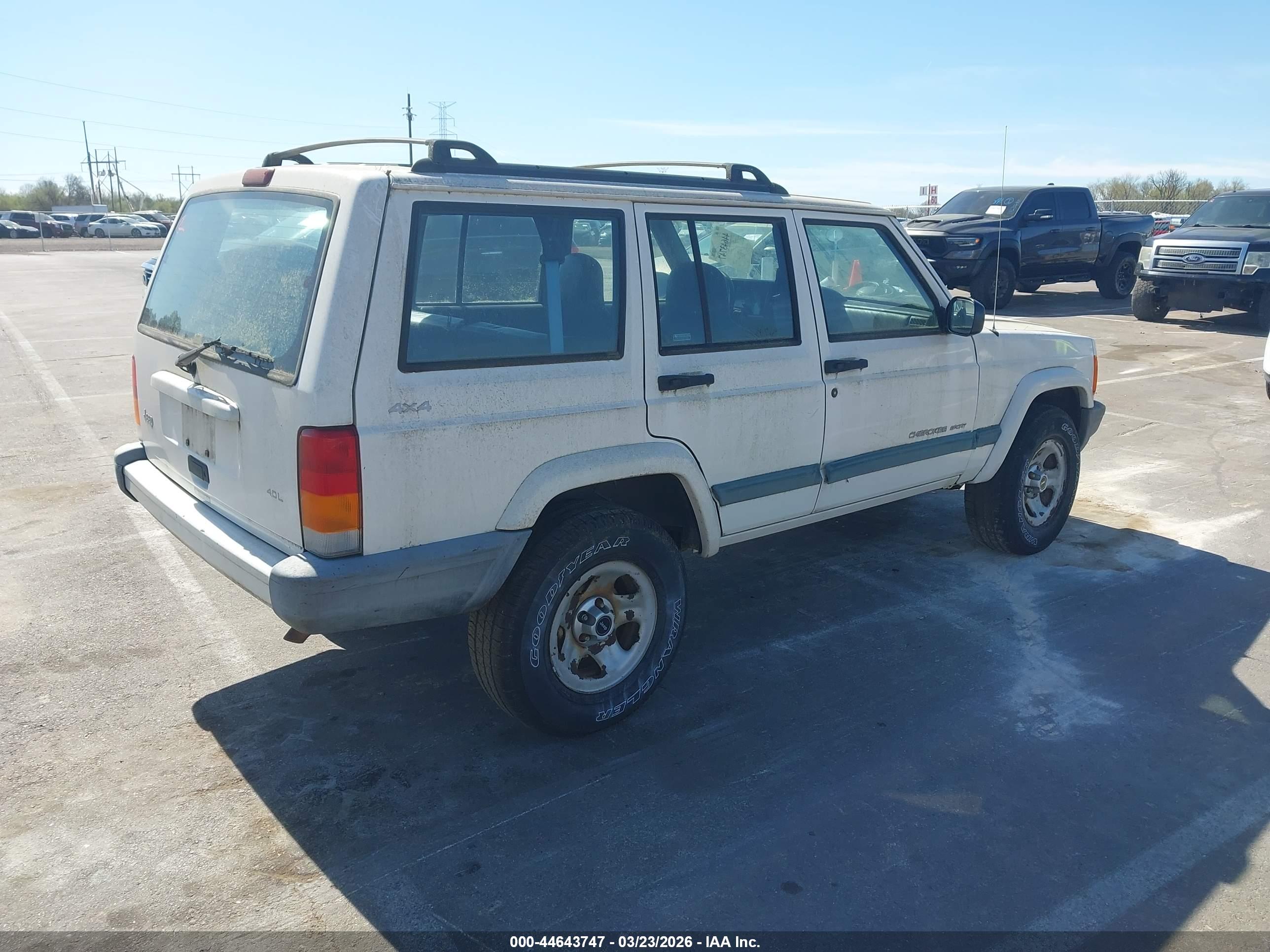 JEEP CHEROKEE image 4