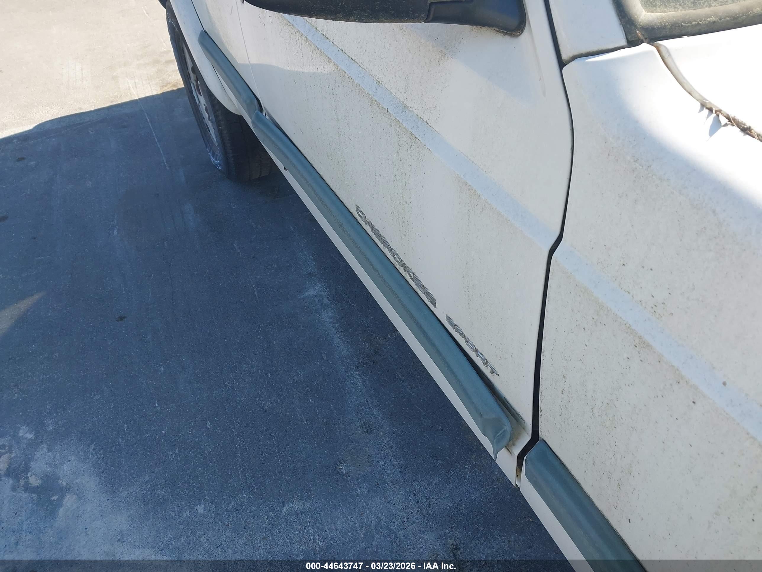 JEEP CHEROKEE image 6