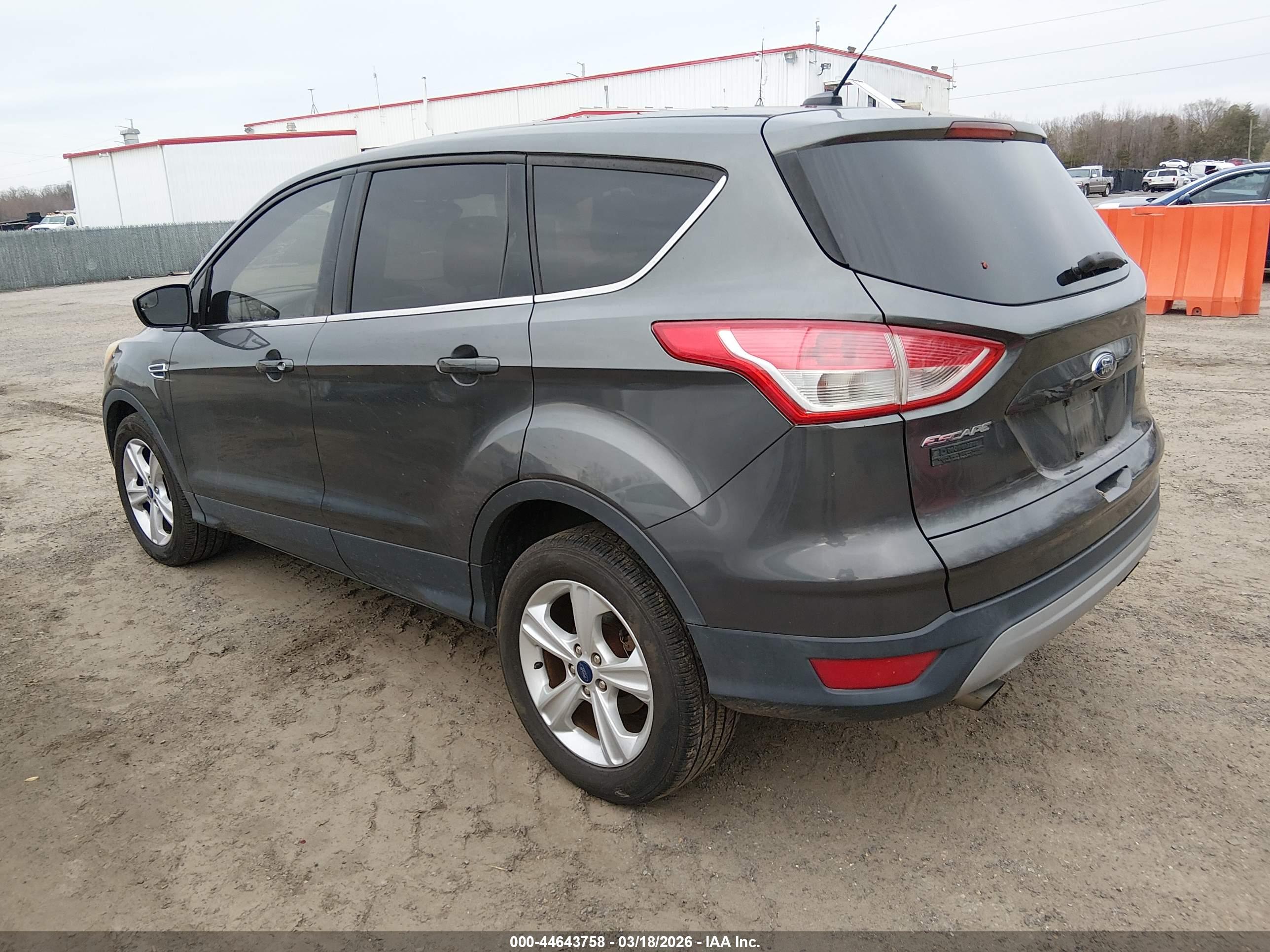 FORD ESCAPE image 3