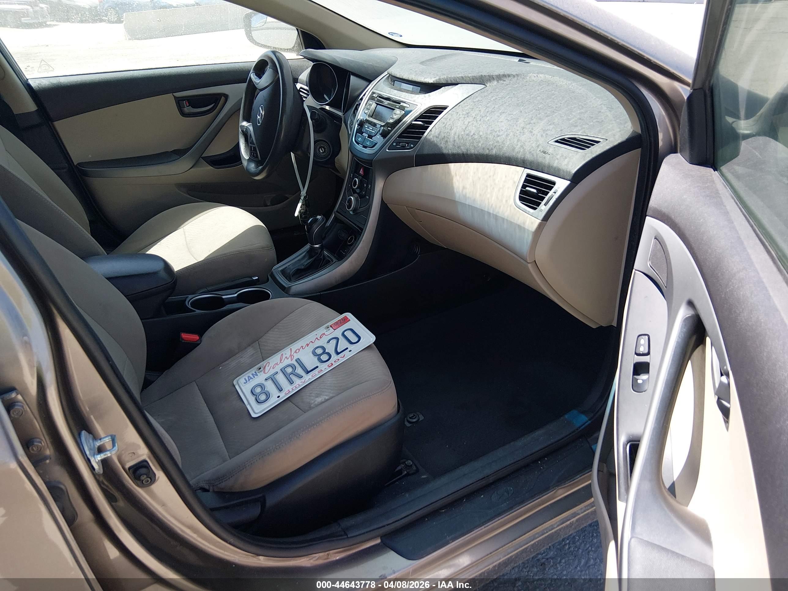 HYUNDAI ELANTRA image 5