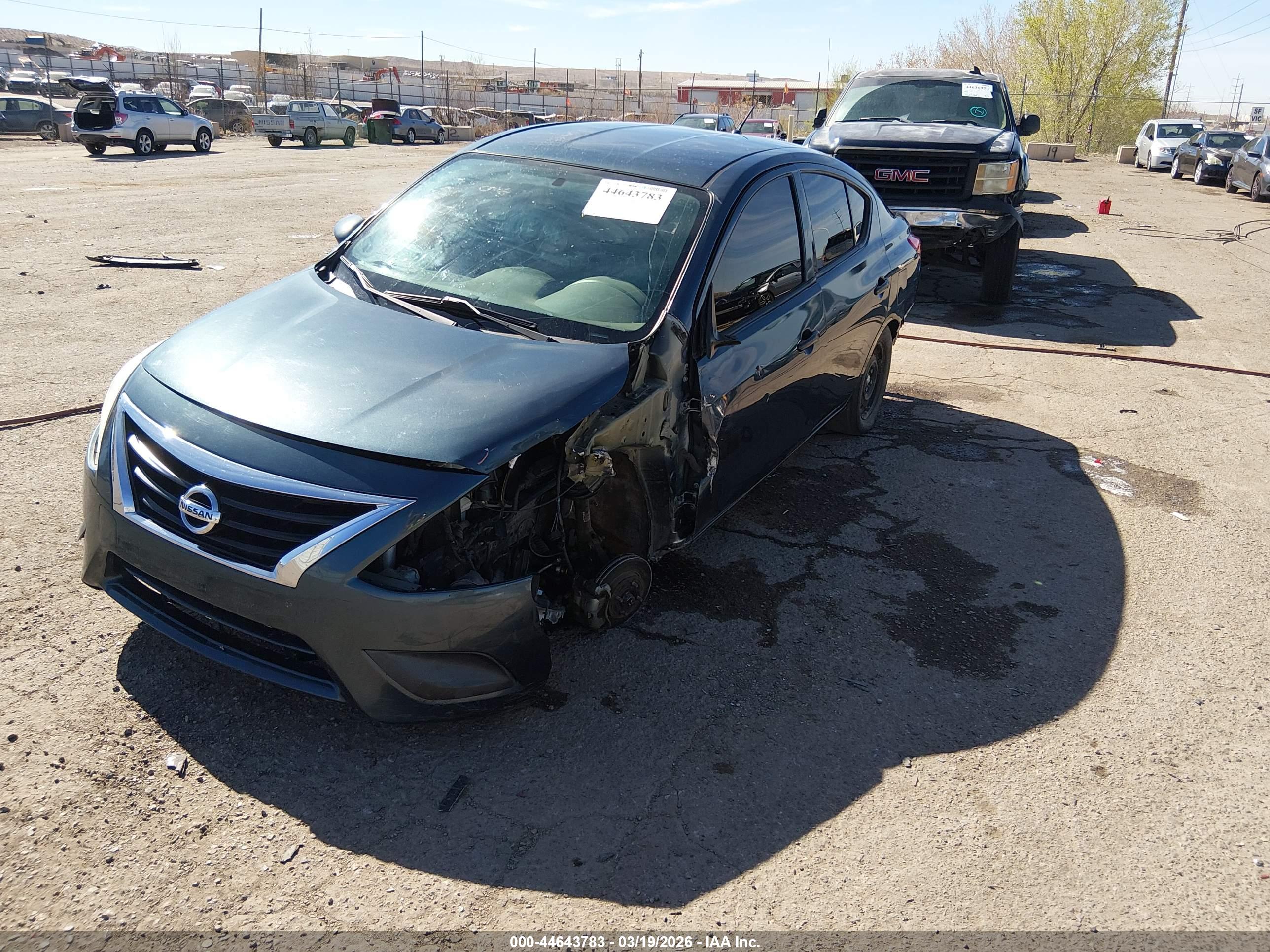 NISSAN VERSA image 2