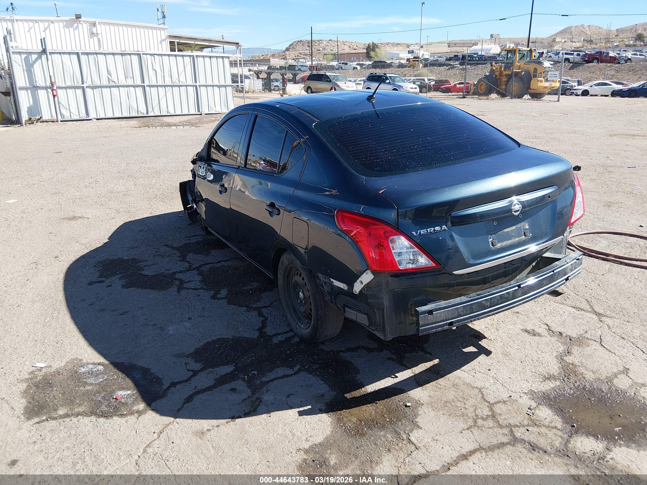 NISSAN VERSA image 3