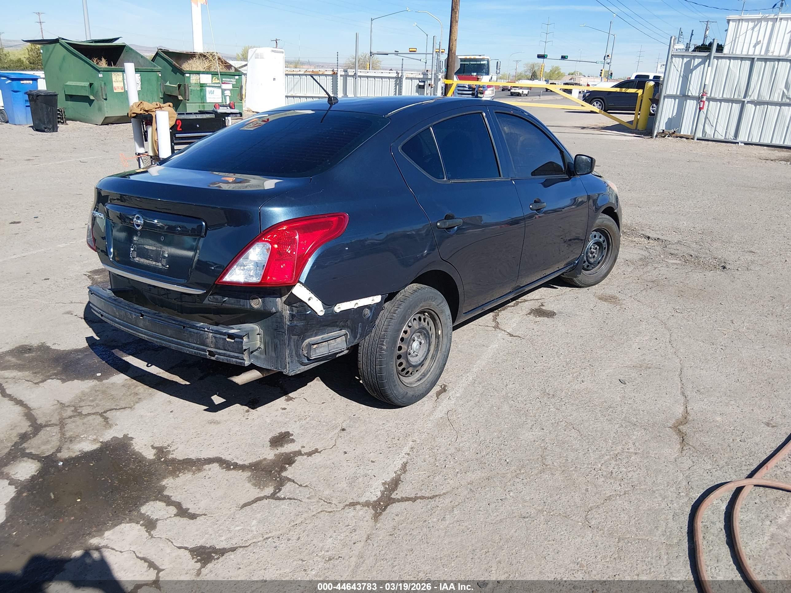 NISSAN VERSA image 4