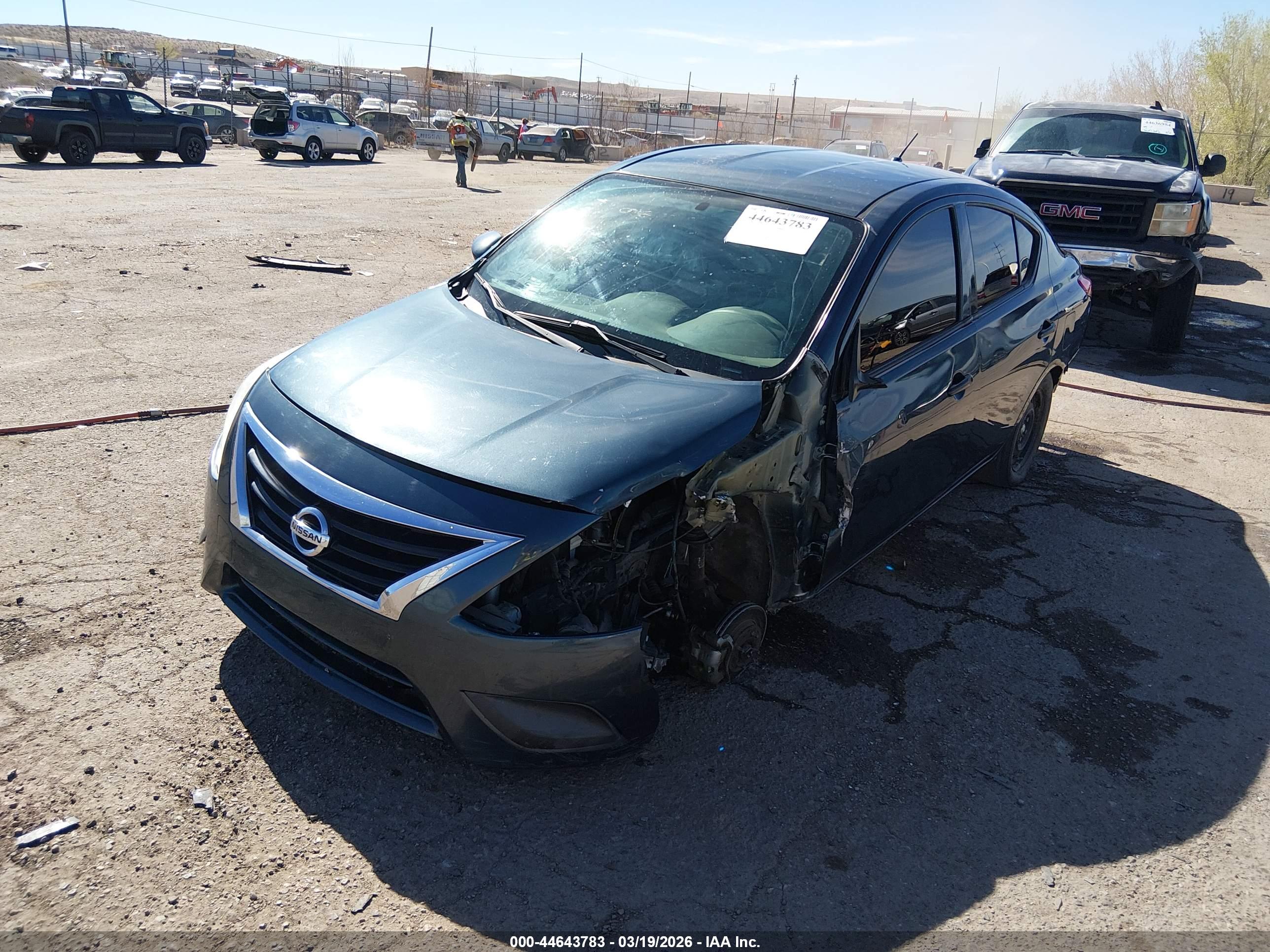 NISSAN VERSA image 6
