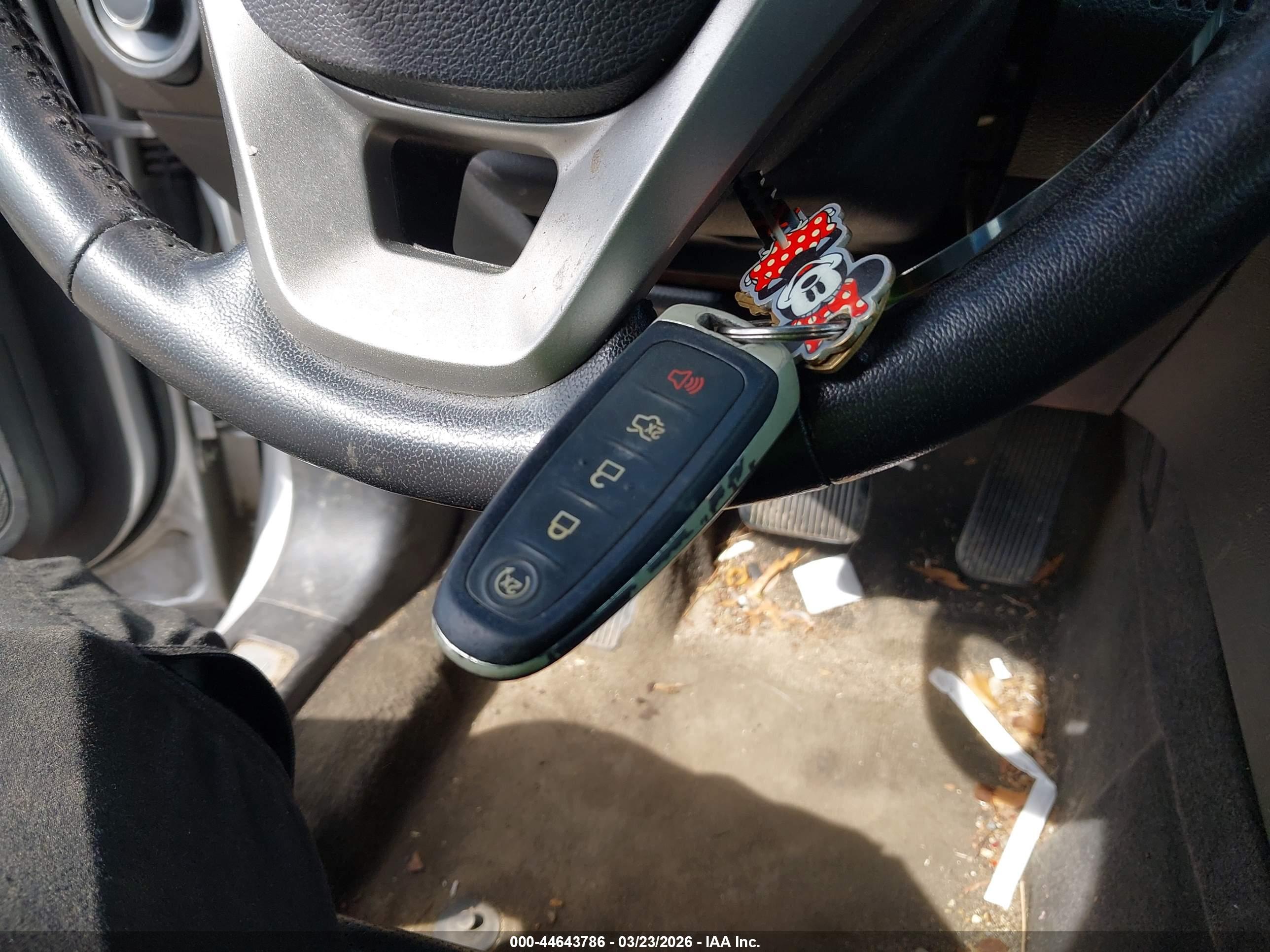 FORD TAURUS image 11
