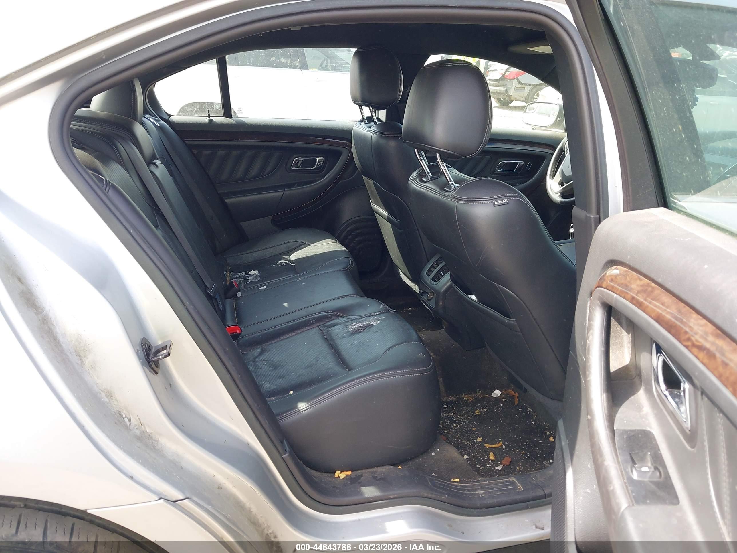 FORD TAURUS image 8