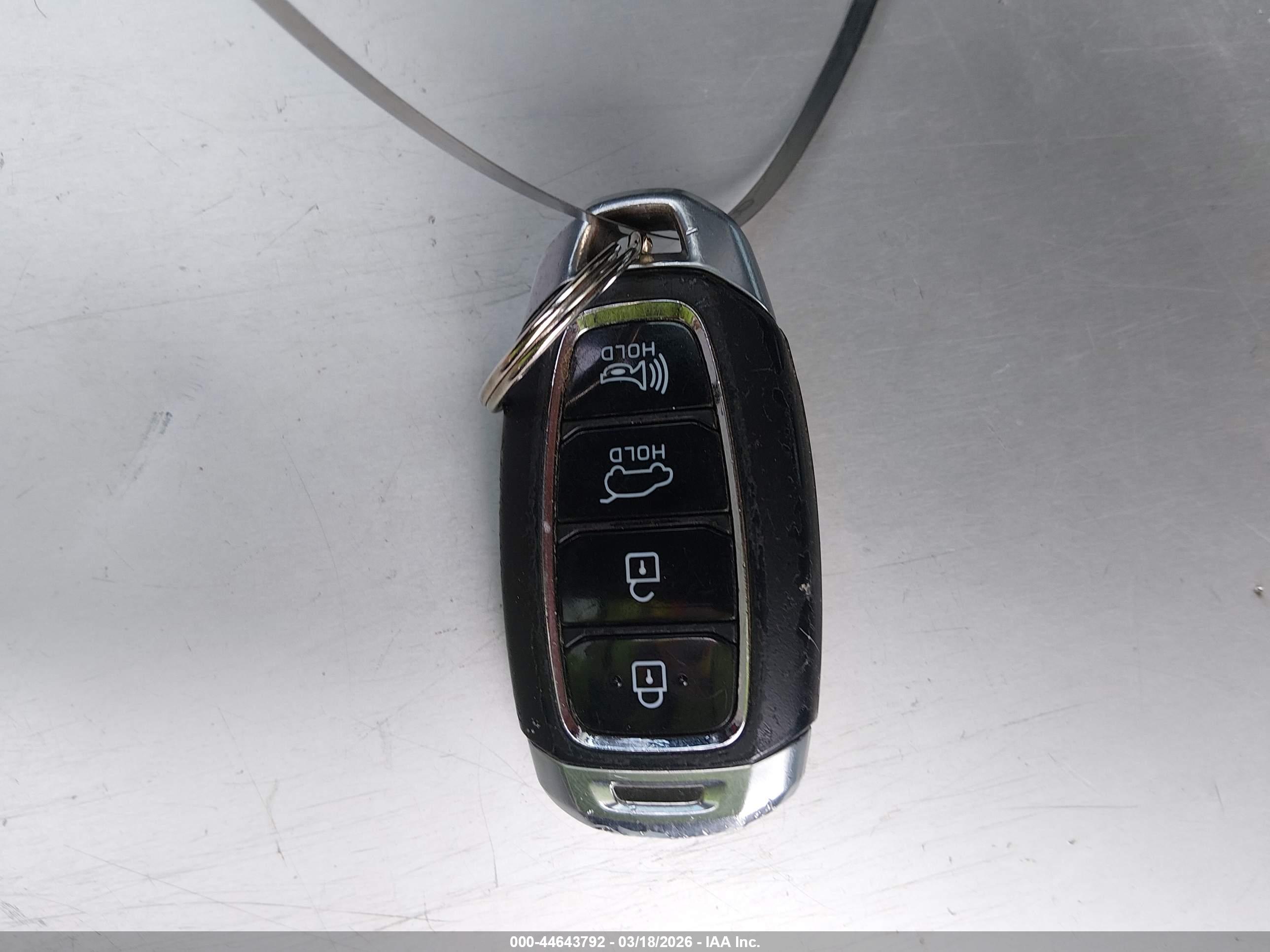 HYUNDAI SANTA image 11