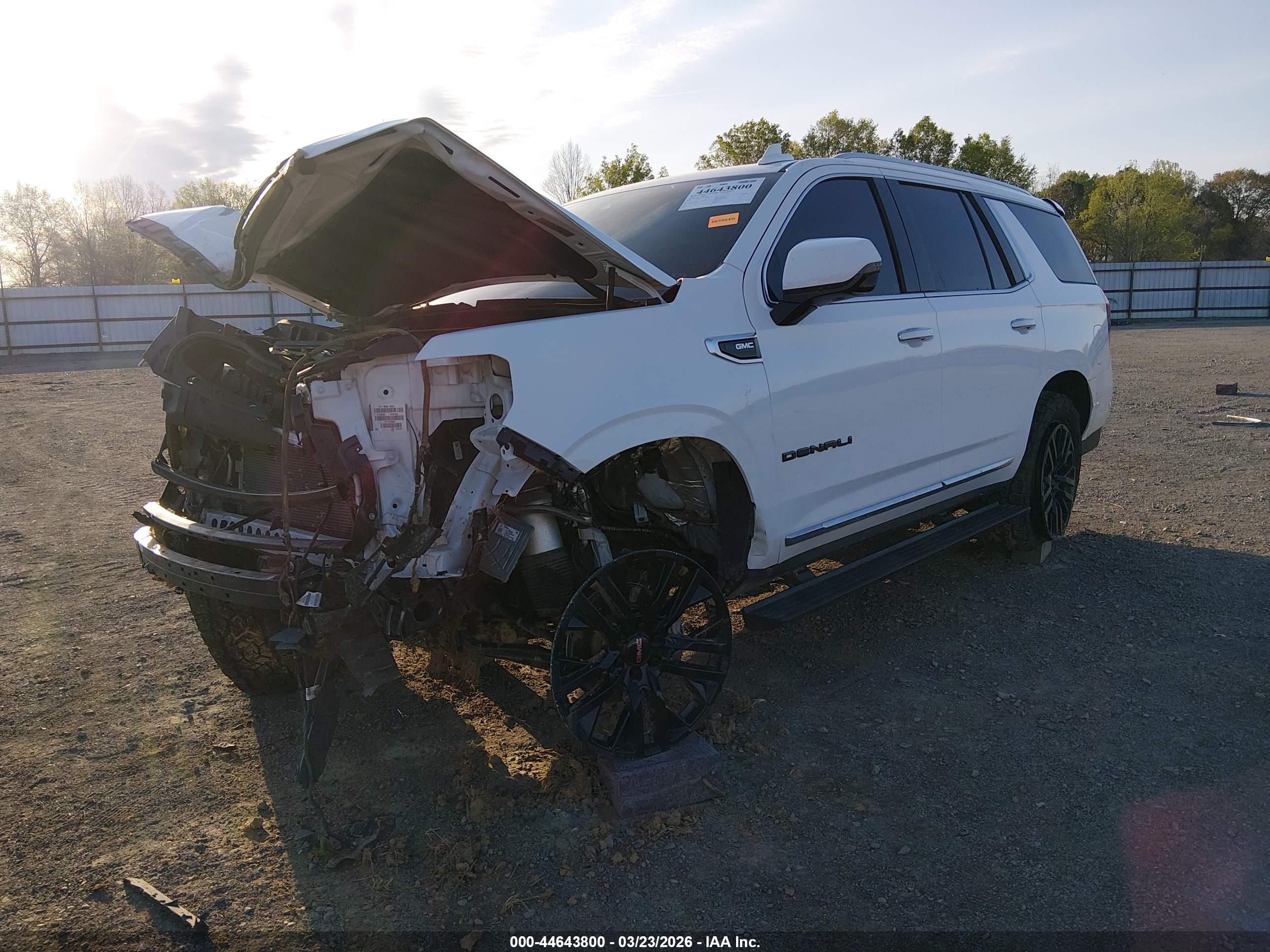 GMC YUKON image 2