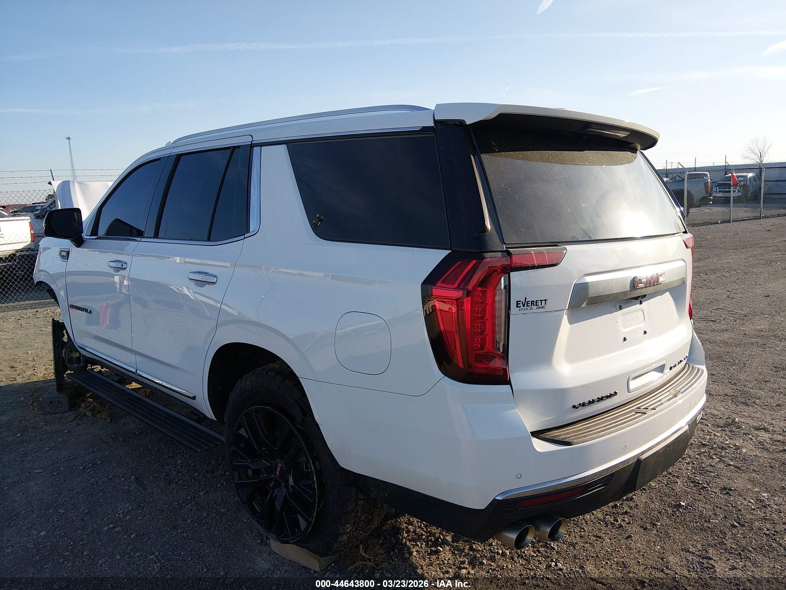 GMC YUKON image 3