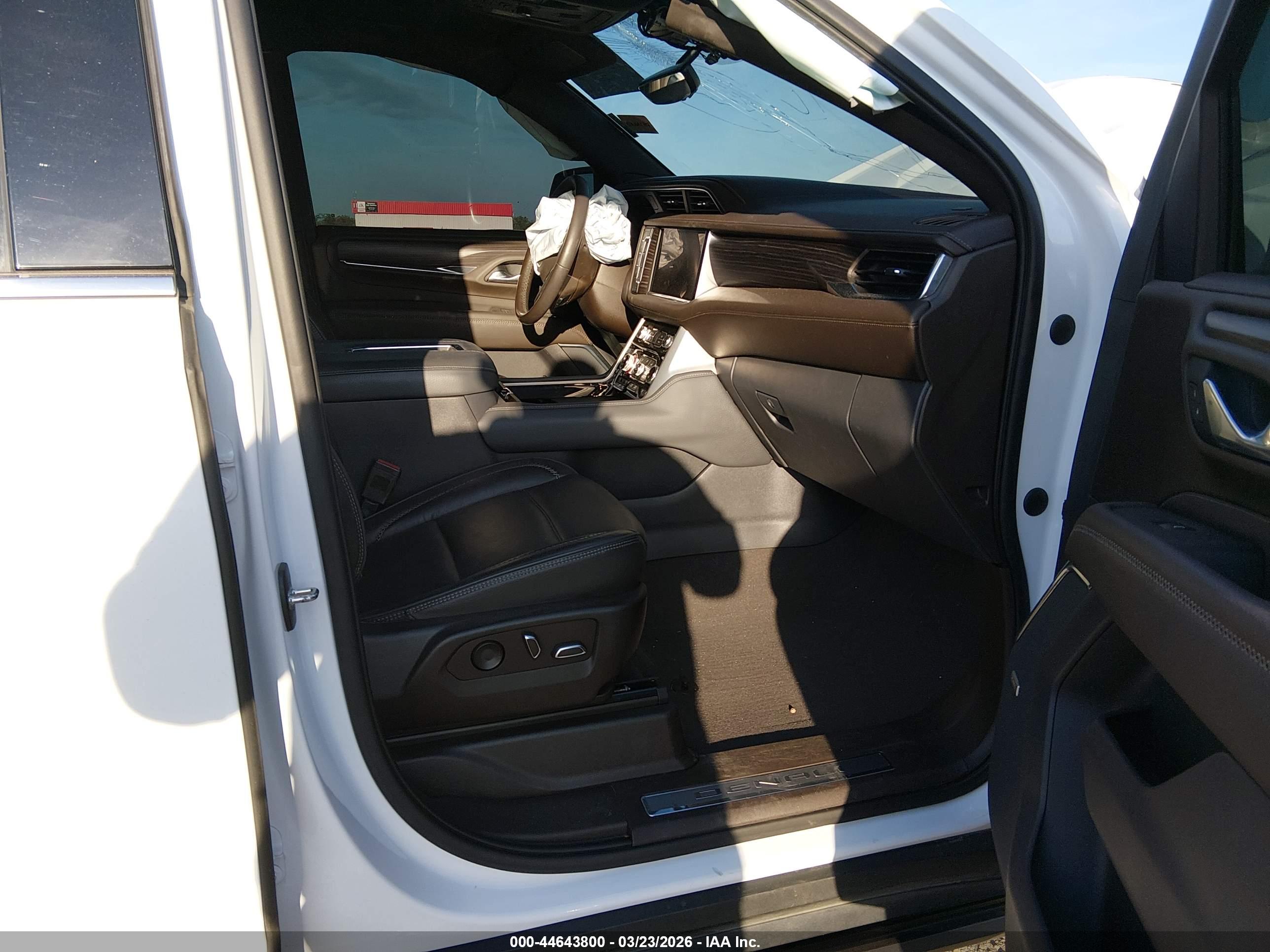 GMC YUKON image 5