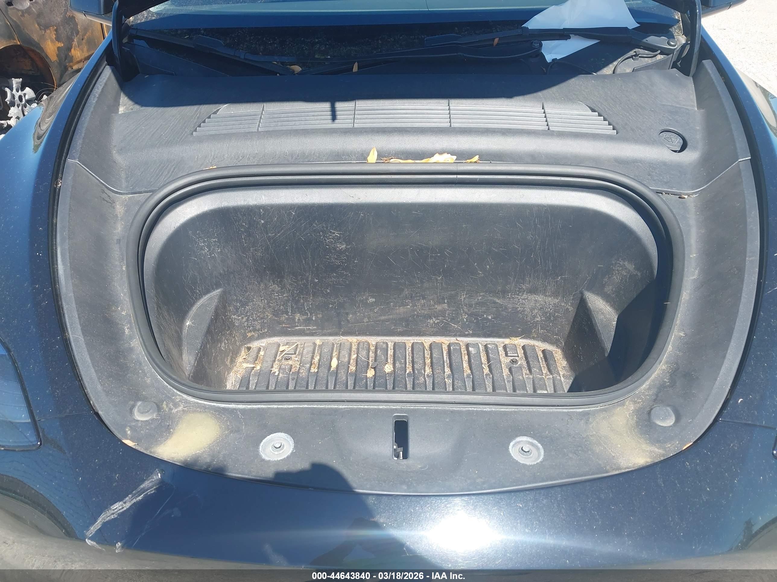 TESLA MODEL image 10