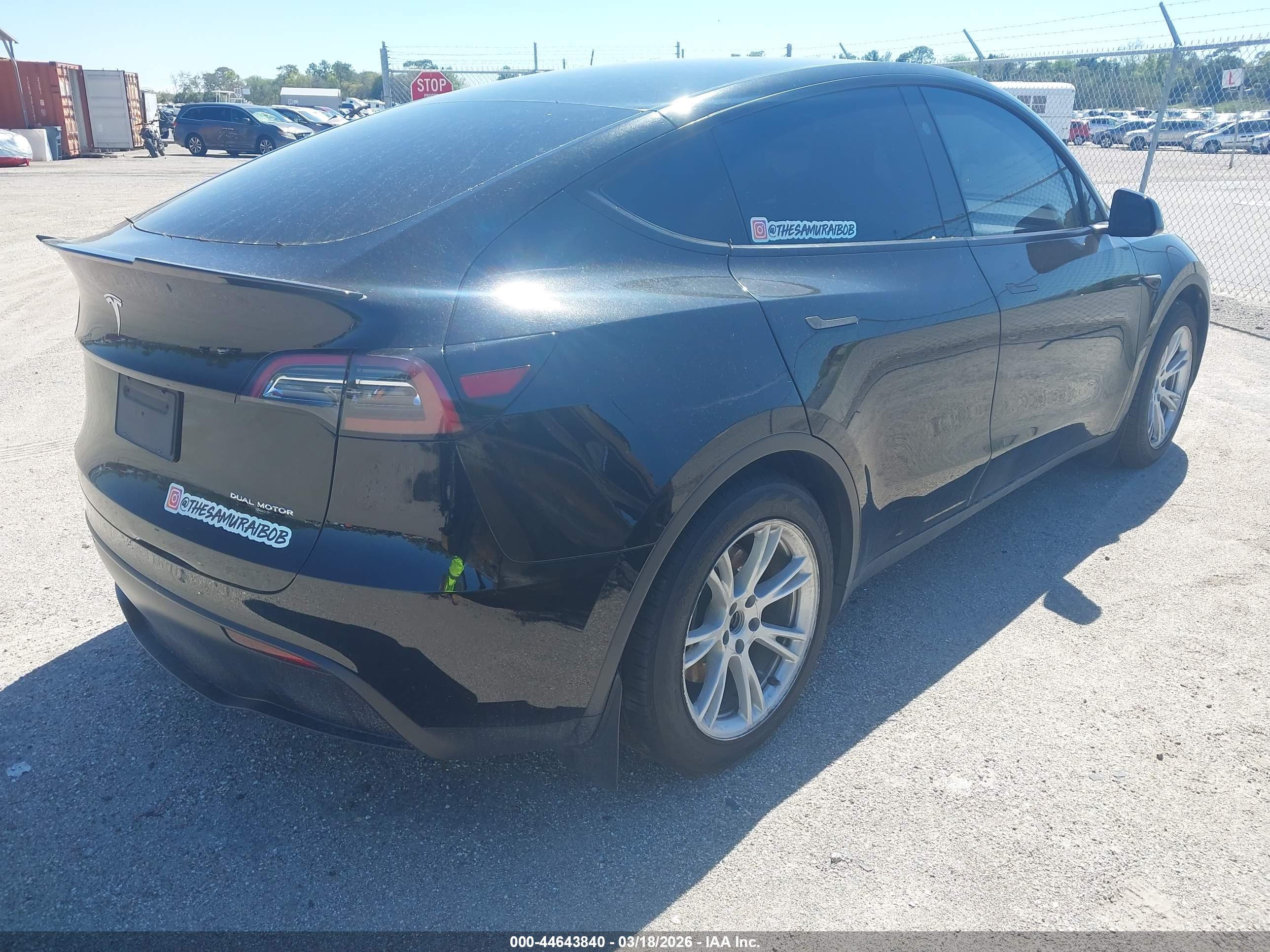 TESLA MODEL image 4