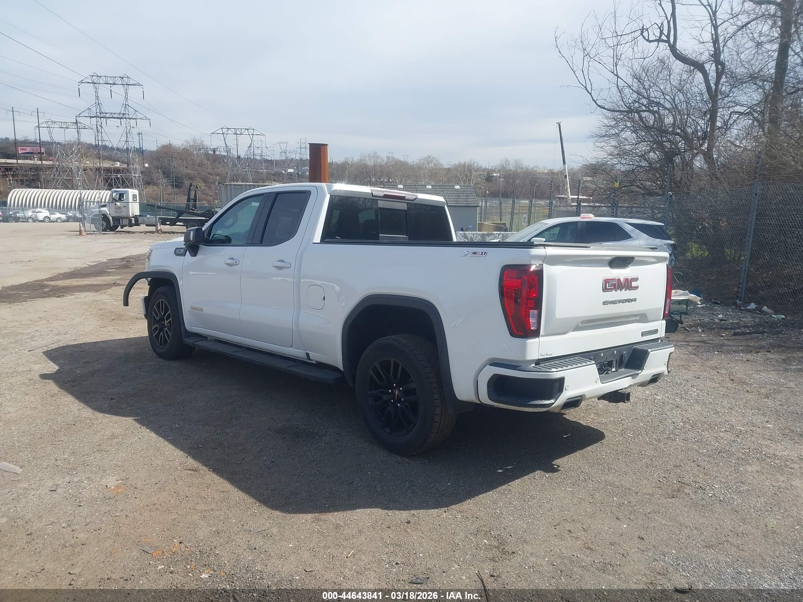 GMC SIERRA image 3