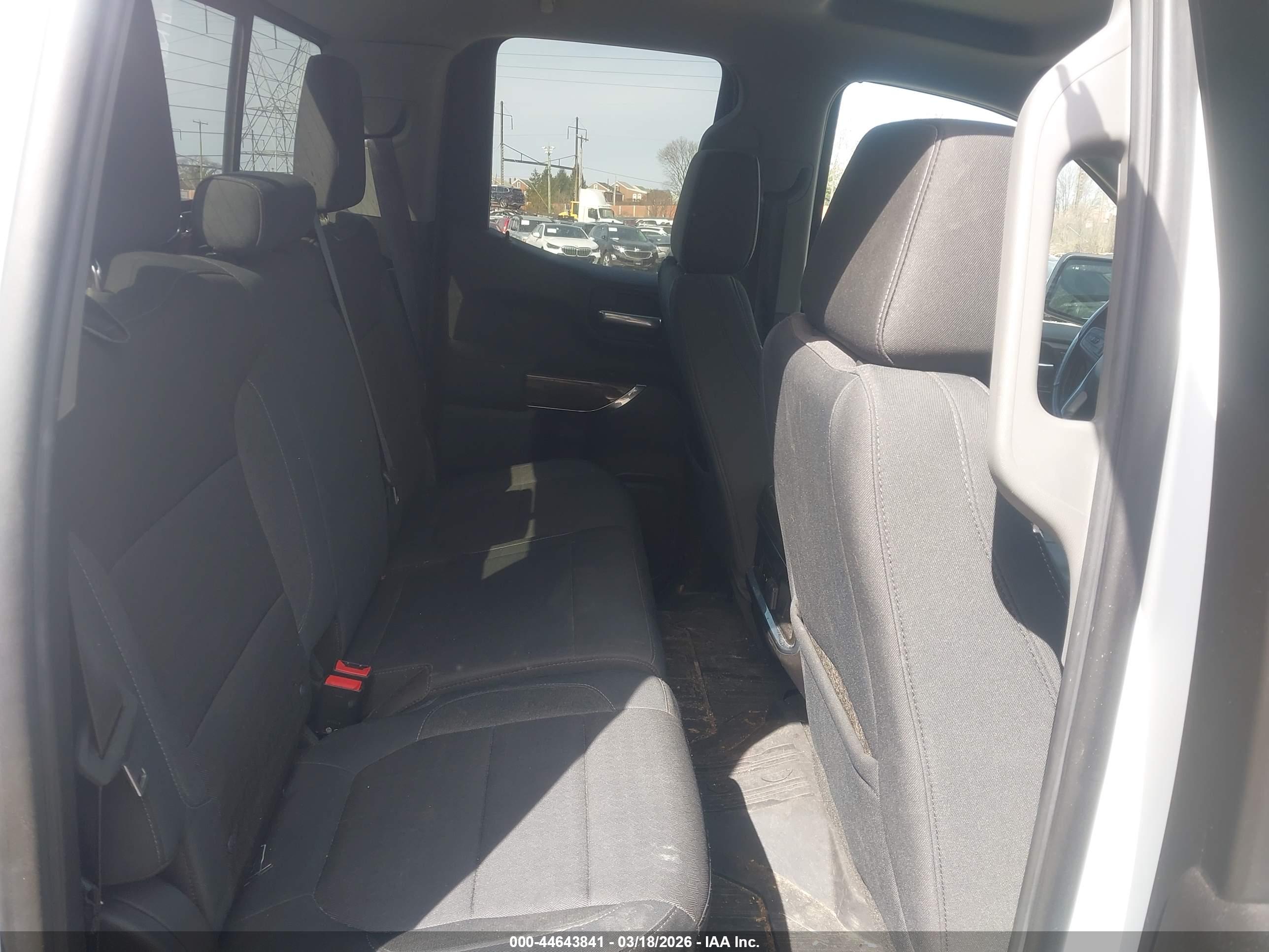 GMC SIERRA image 8