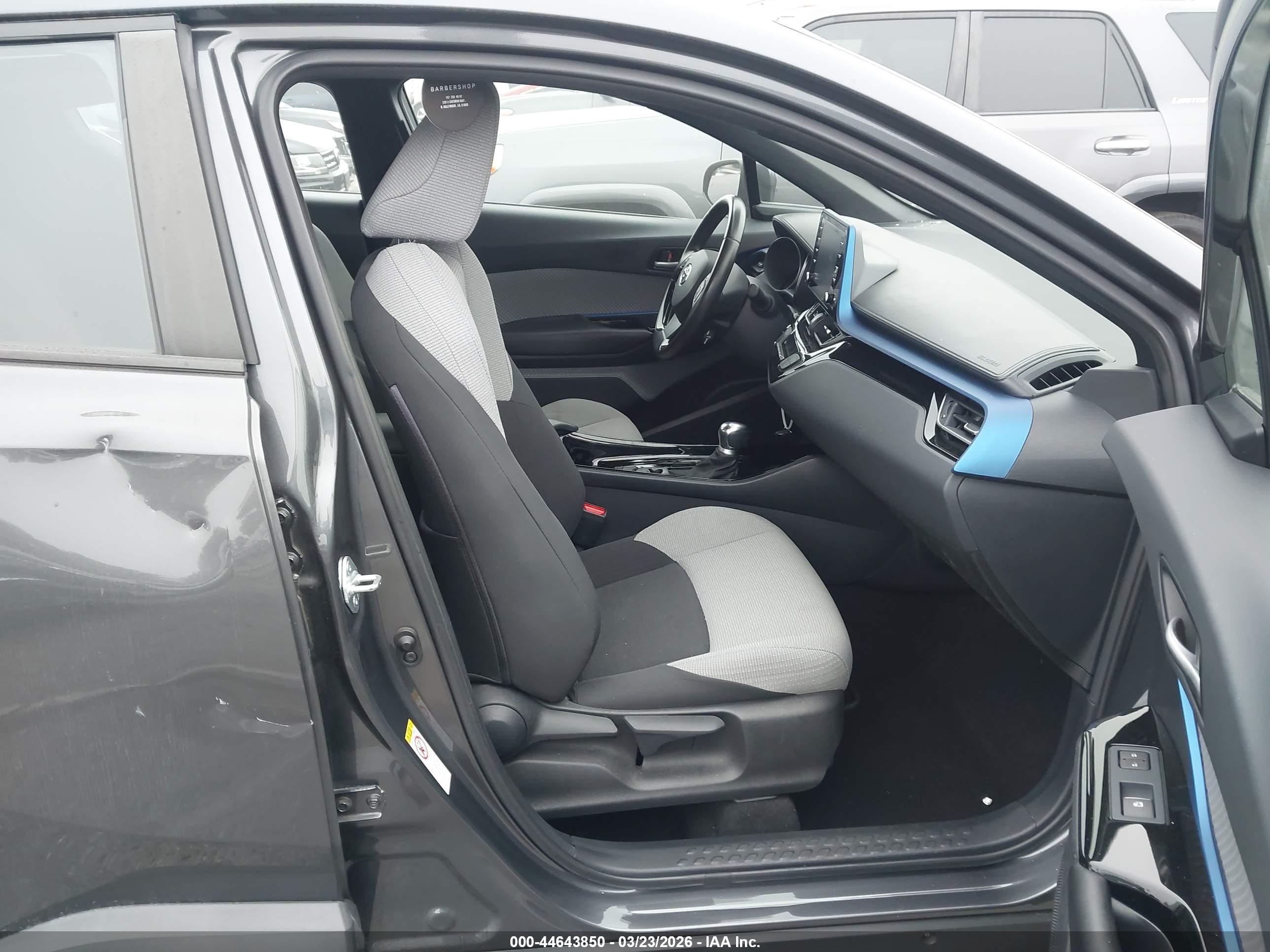 TOYOTA C-HR image 5