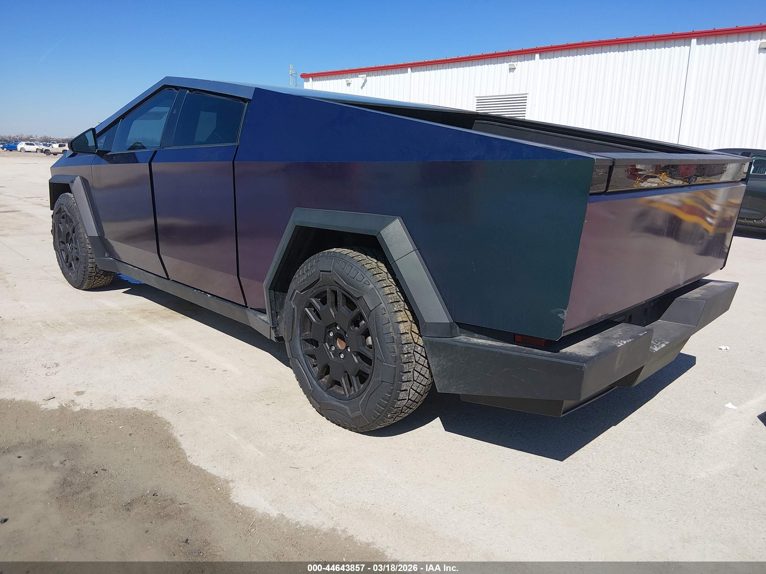 TESLA CYBERTRUCK image 3