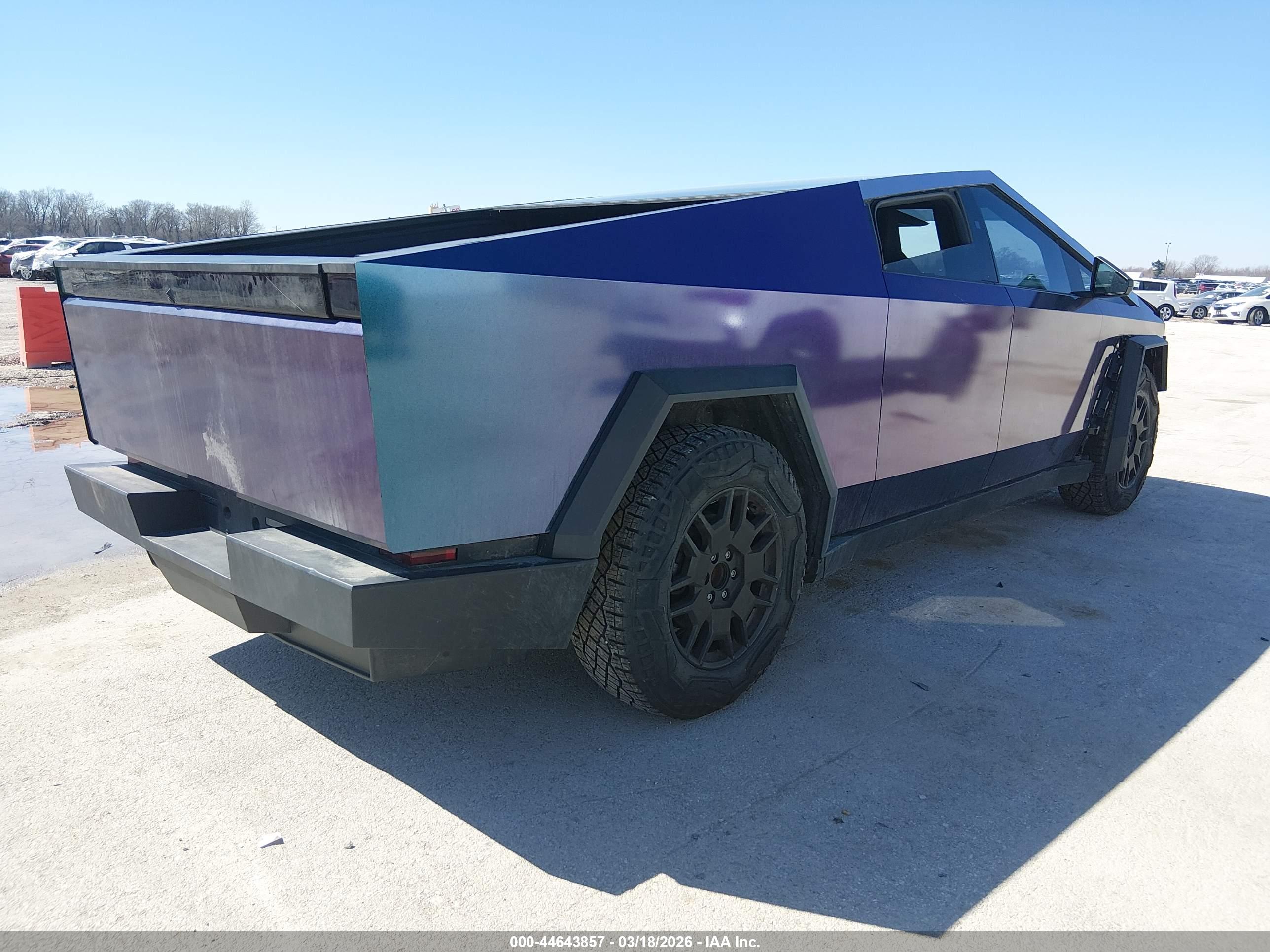 TESLA CYBERTRUCK image 4