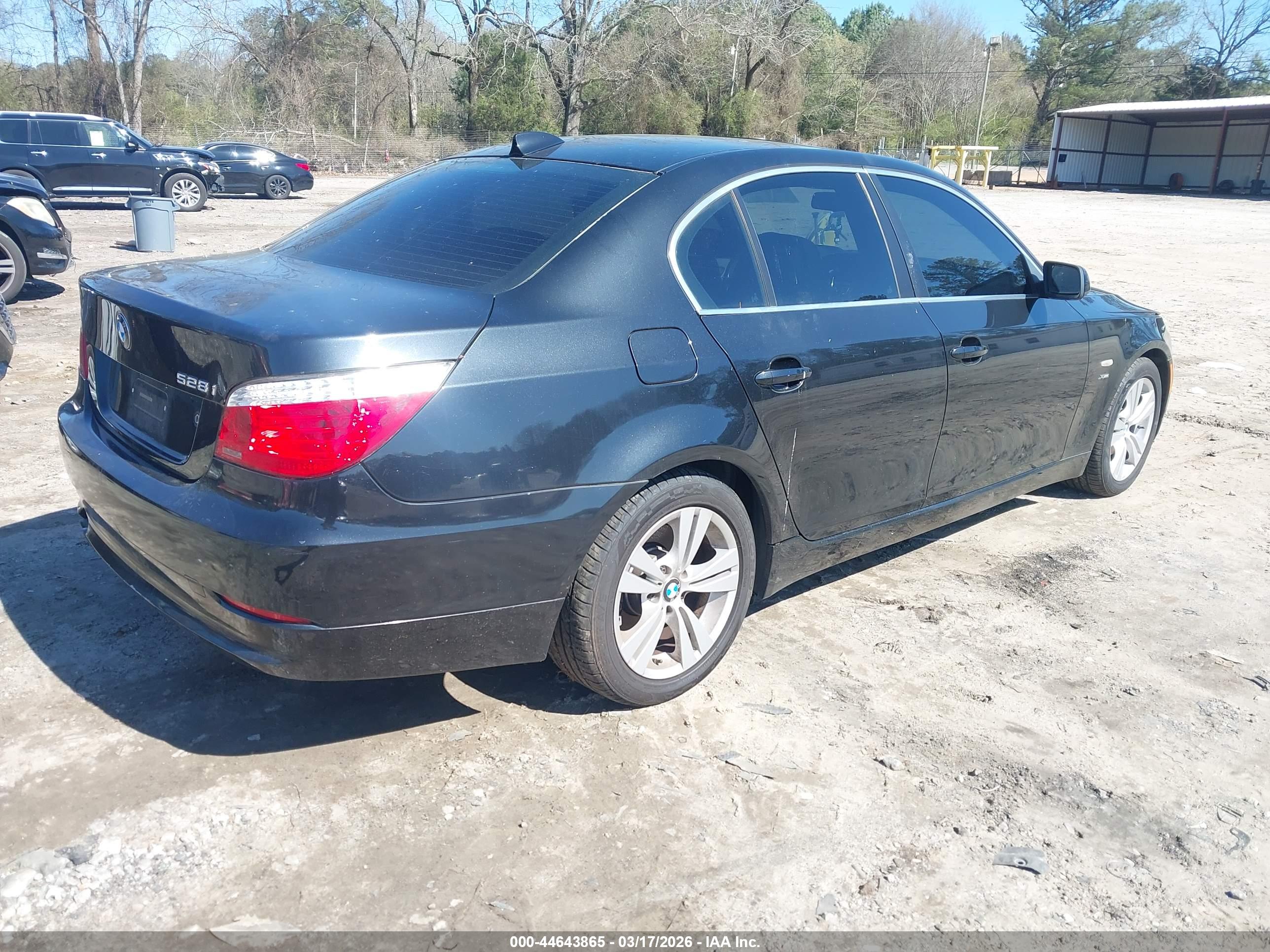 BMW 528I image 4