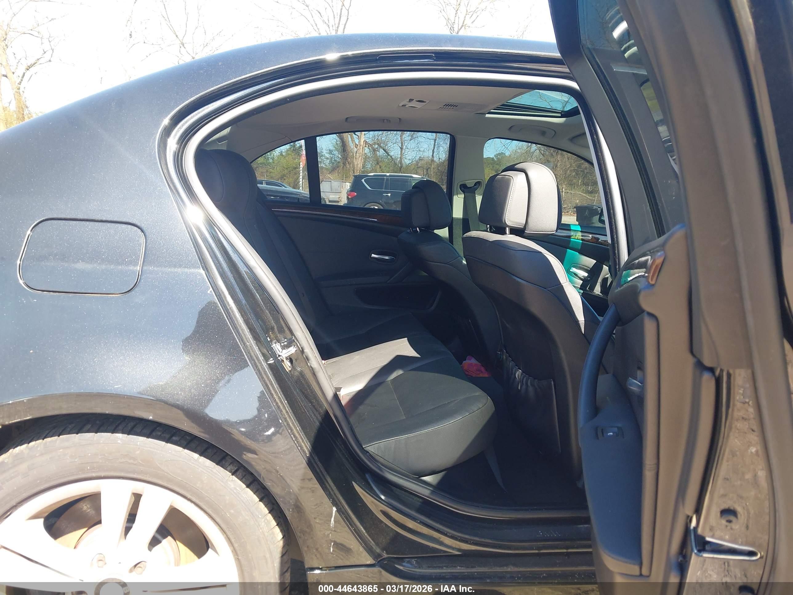 BMW 528I image 8