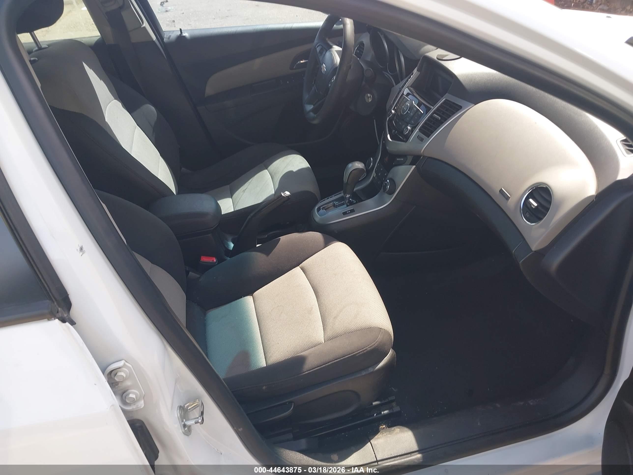 CHEVROLET CRUZE image 5