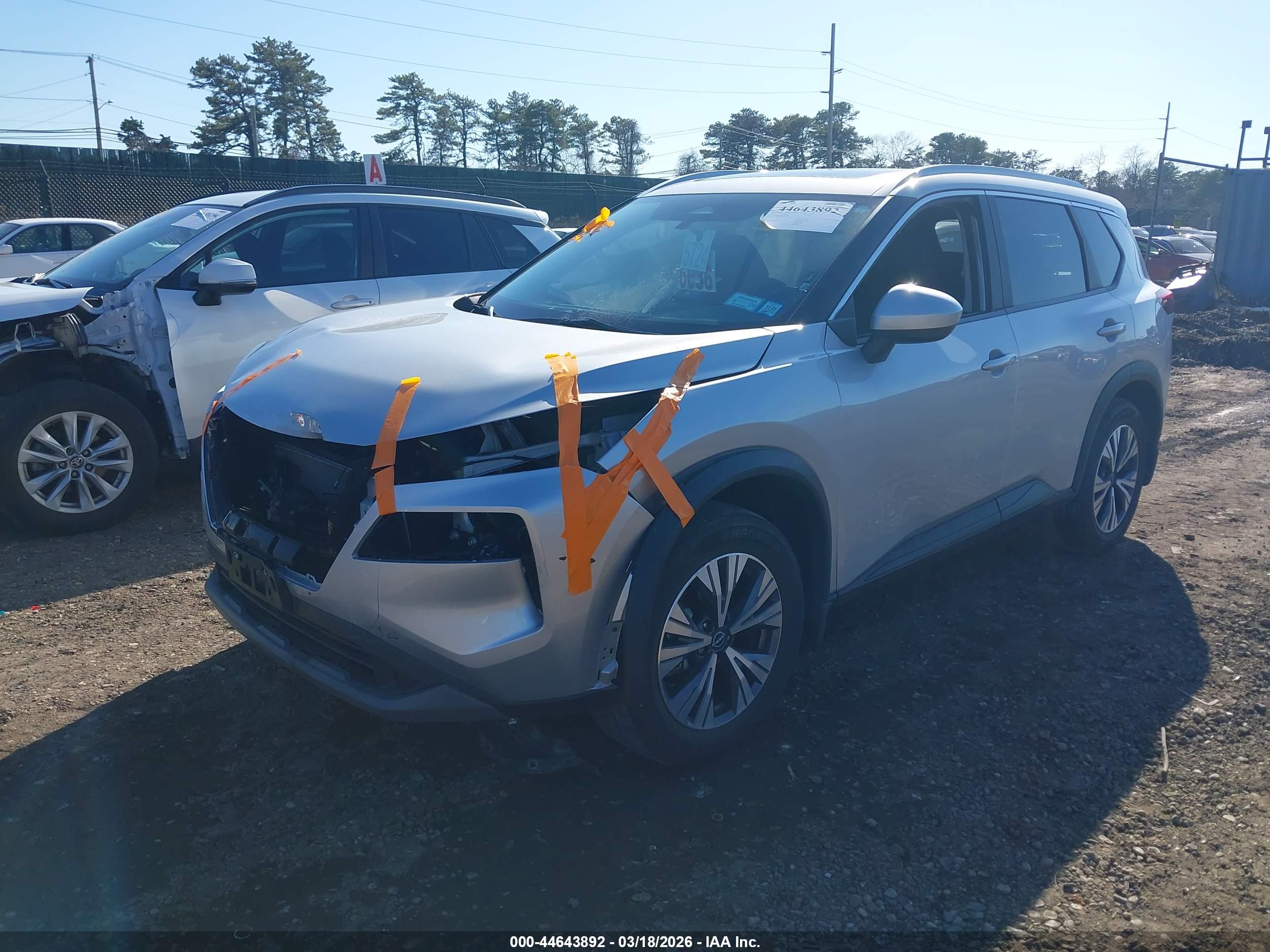 NISSAN ROGUE image 2