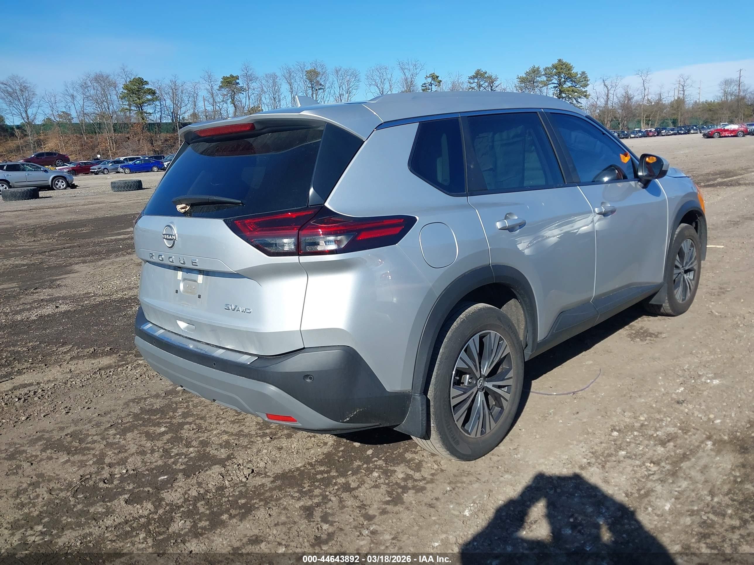 NISSAN ROGUE image 4