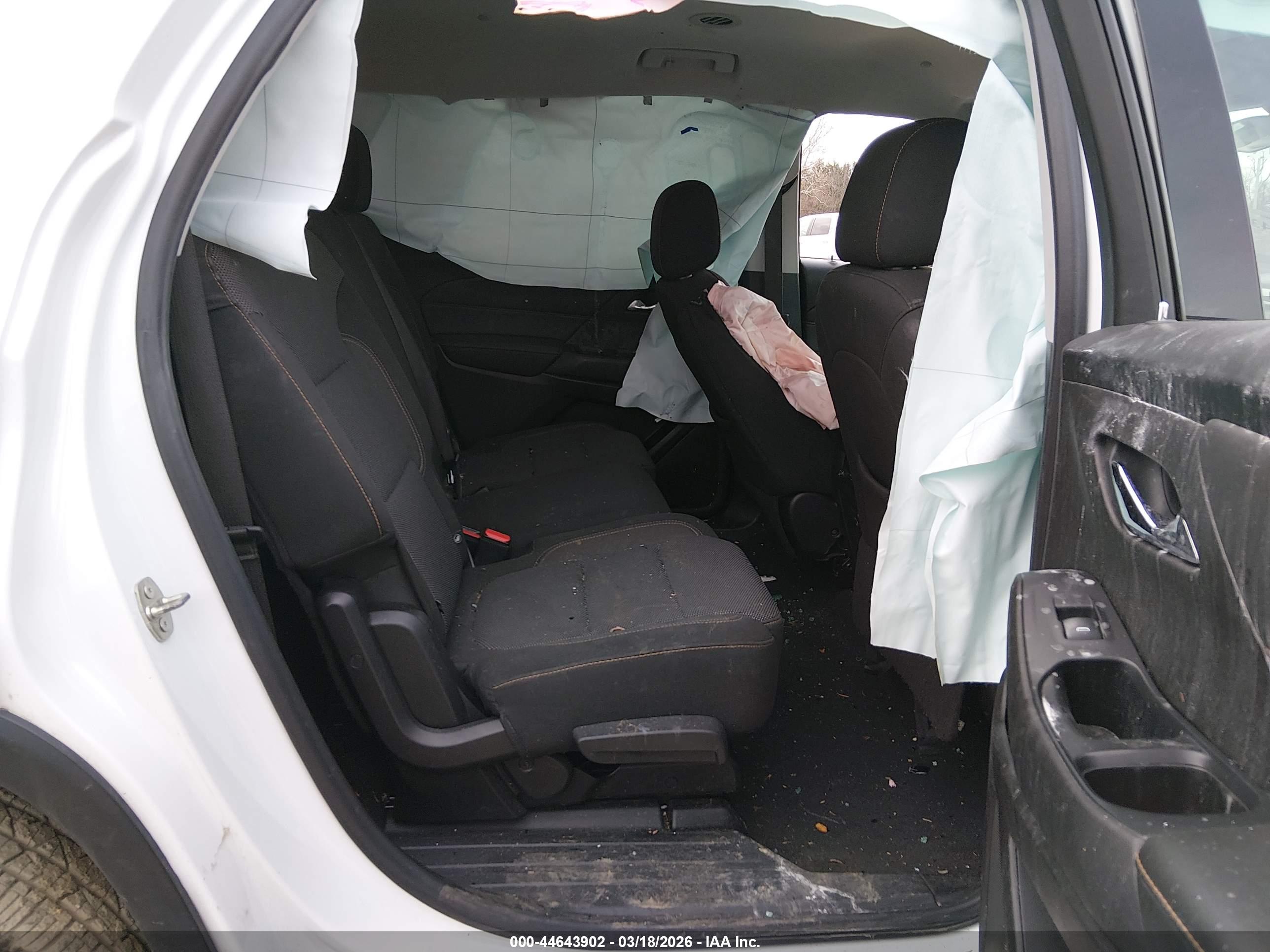 CHEVROLET TRAVERSE image 8