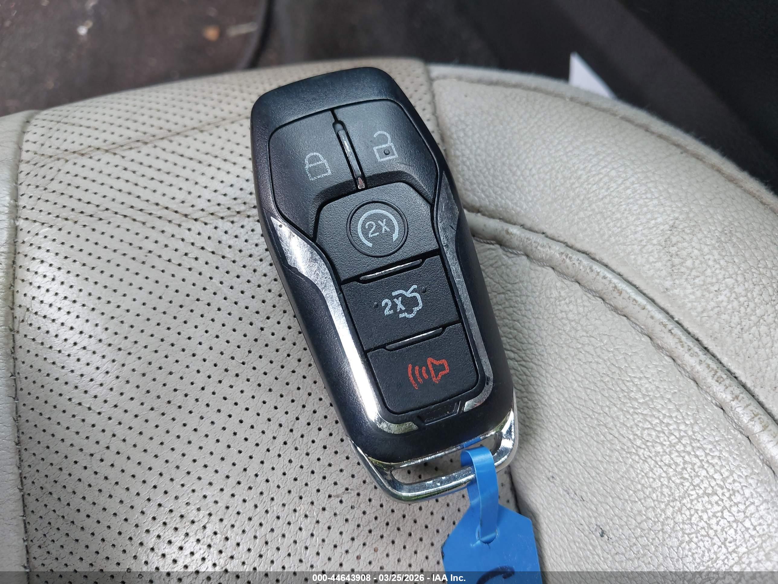 FORD FUSION image 11